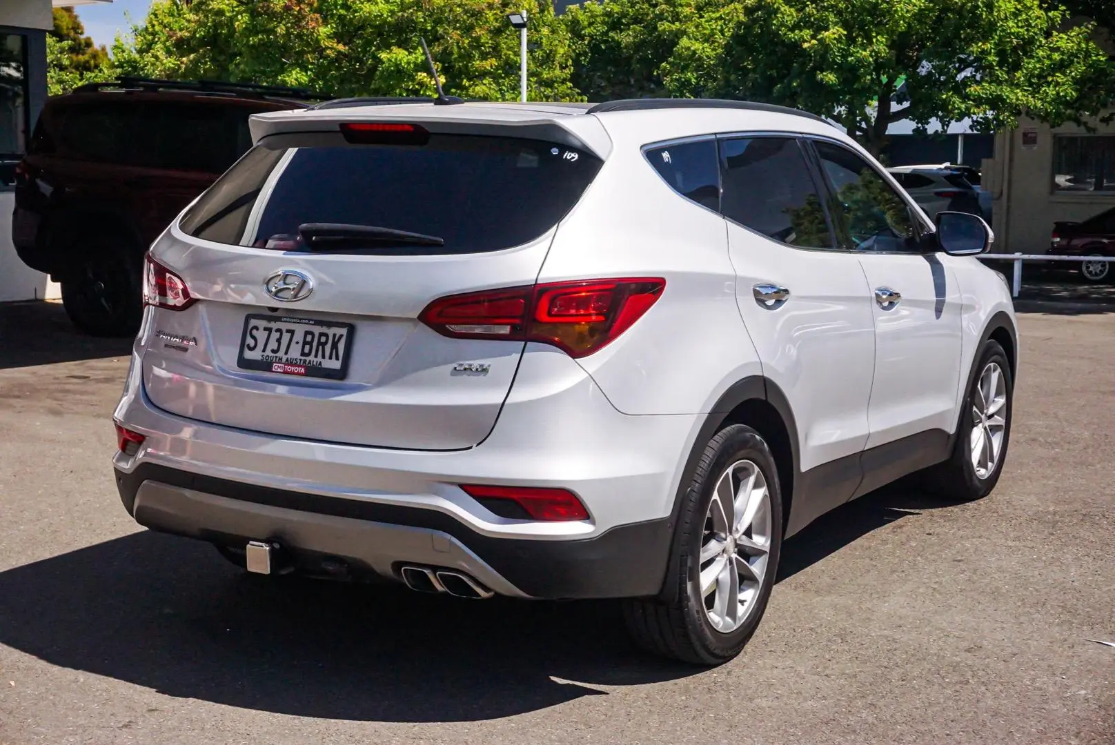 2016 Hyundai Santa Fe Gallery Image 3