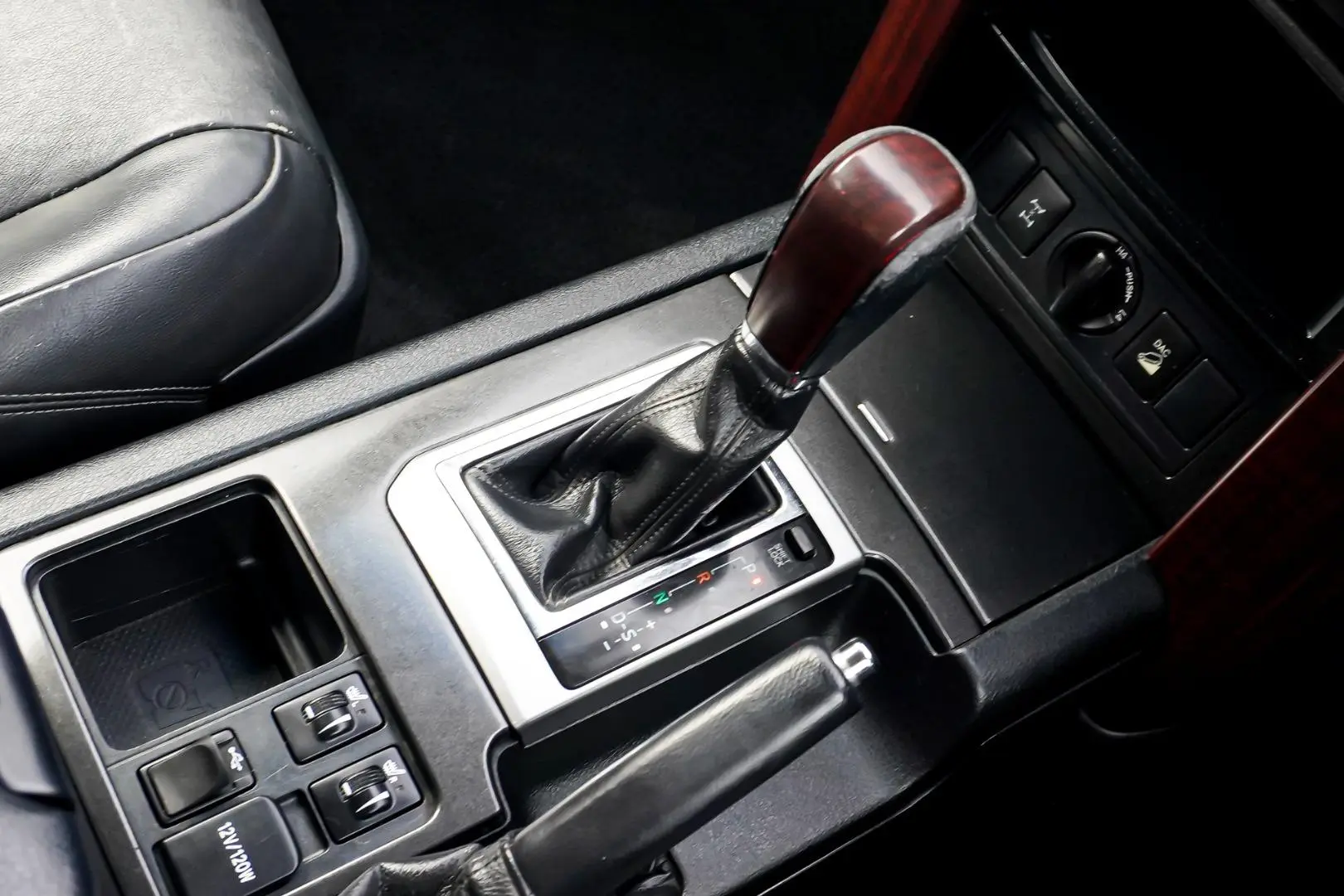 2015 Toyota Landcruiser Prado Gallery Image 18