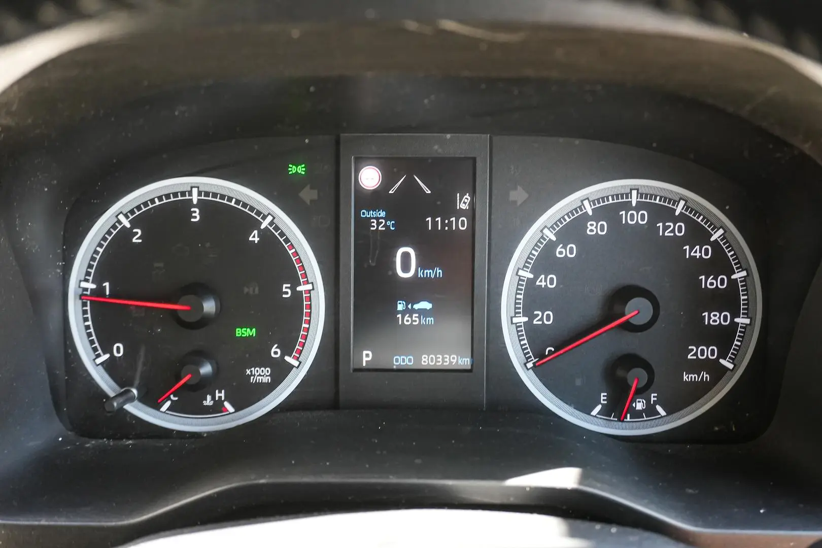 2020 Toyota Hiace Gallery Image 16