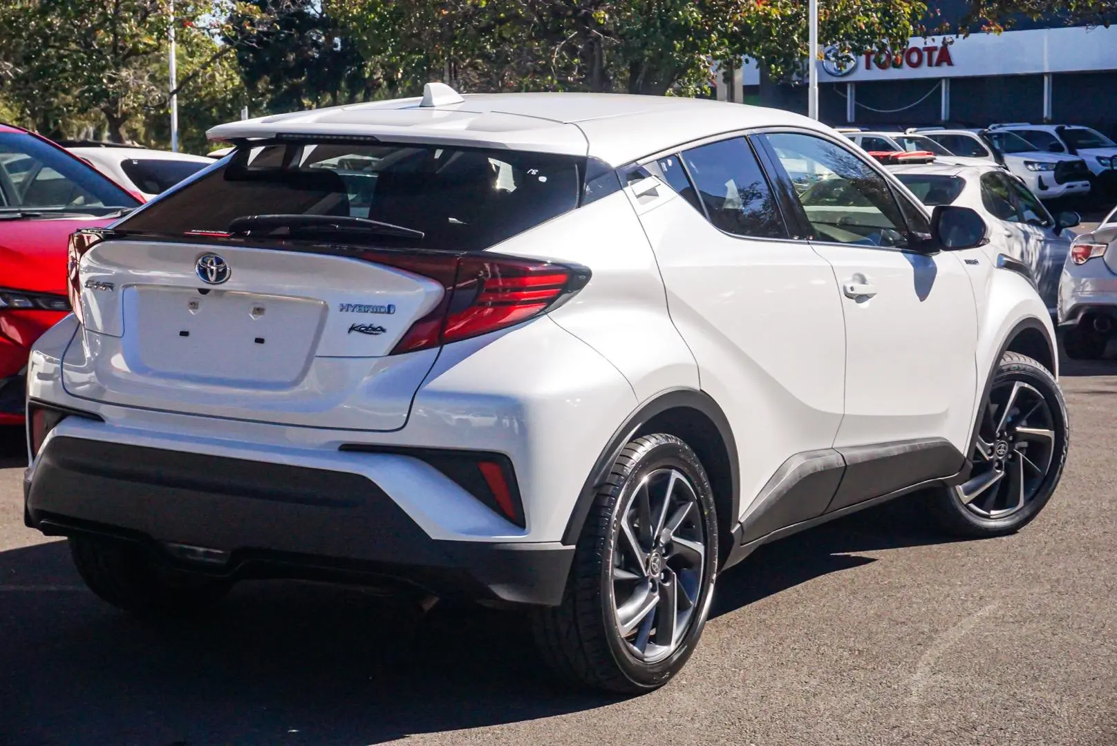 2023 Toyota C-HR Gallery Image 2