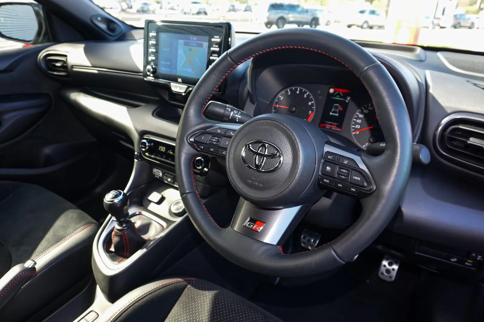 2022 Toyota Yaris Gallery Image 7
