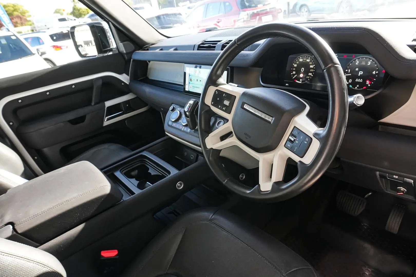 2021 Land Rover Defender Gallery Image 16