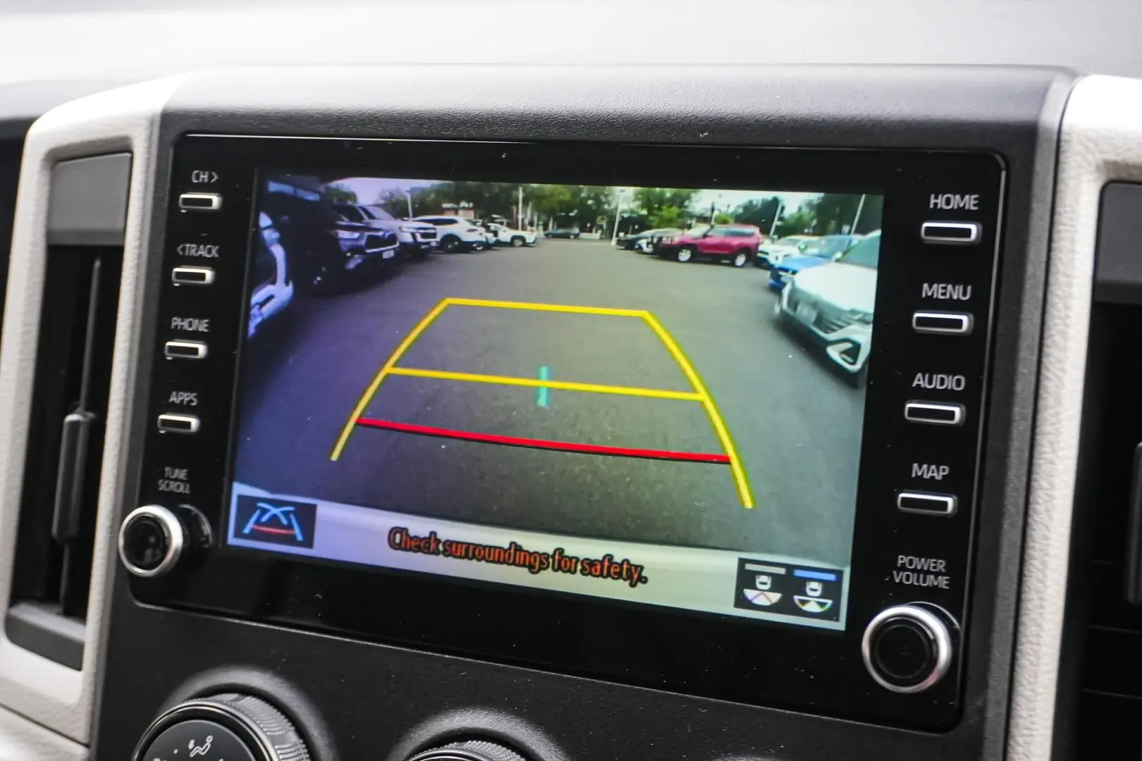 2021 Toyota Hiace Gallery Image 21