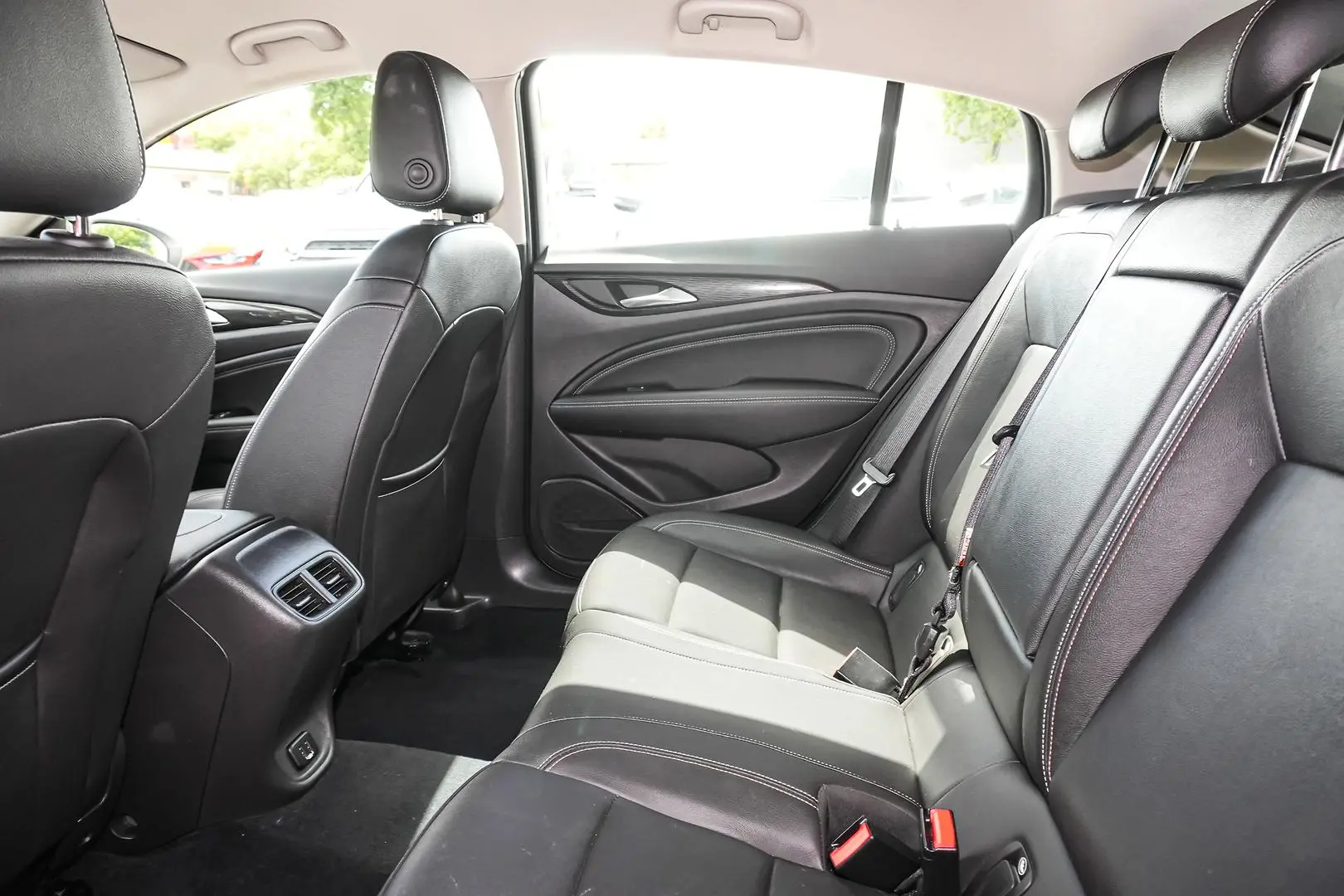 2018 Holden Calais Gallery Image 7