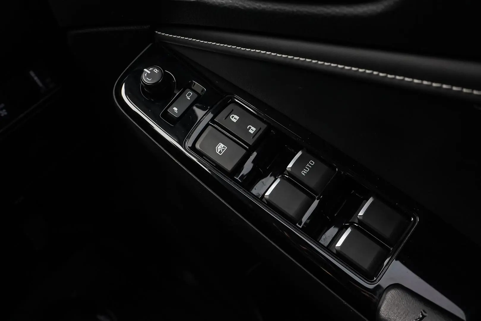 2022 Isuzu MU-X Gallery Image 22