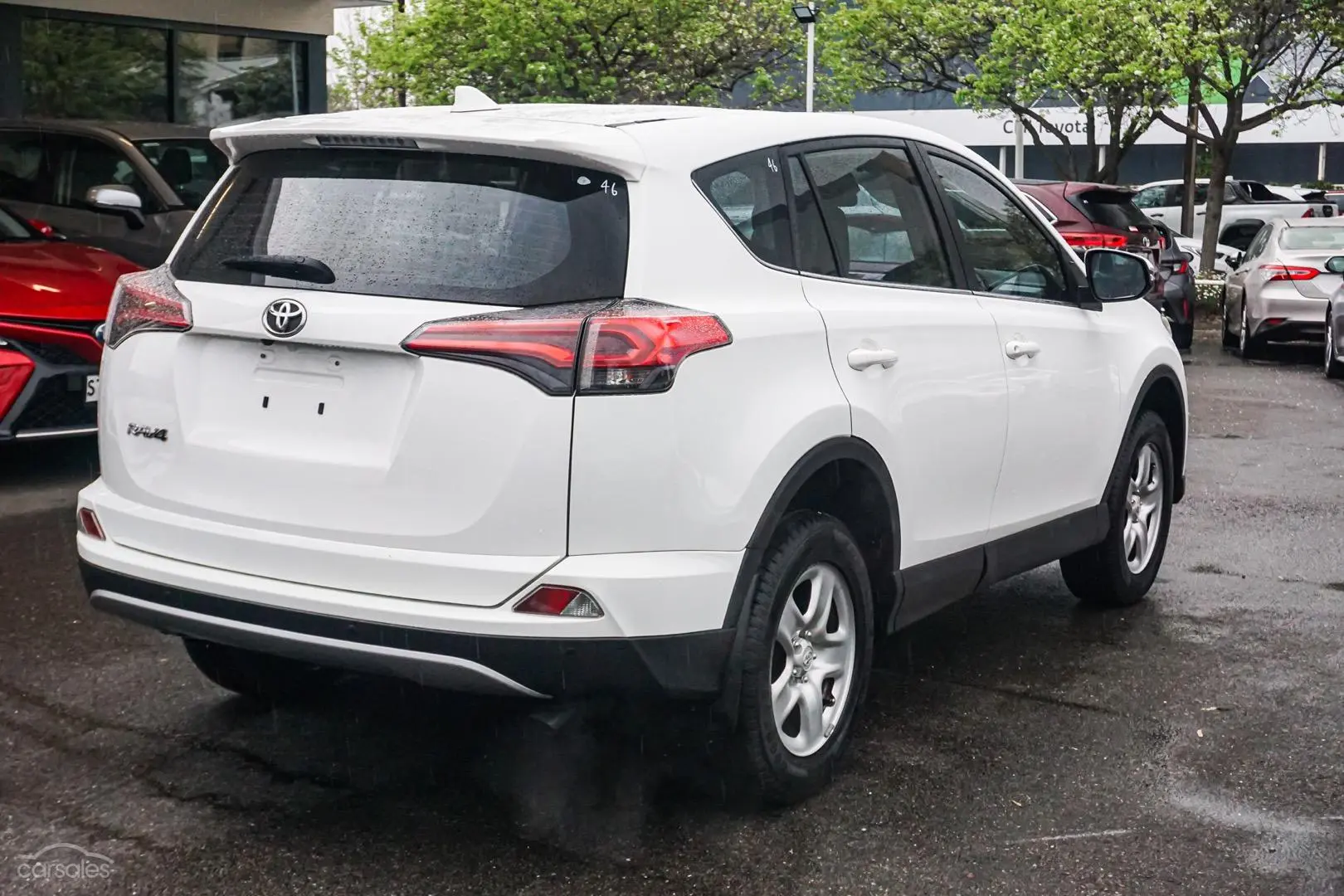 2017 Toyota RAV4 Image 2