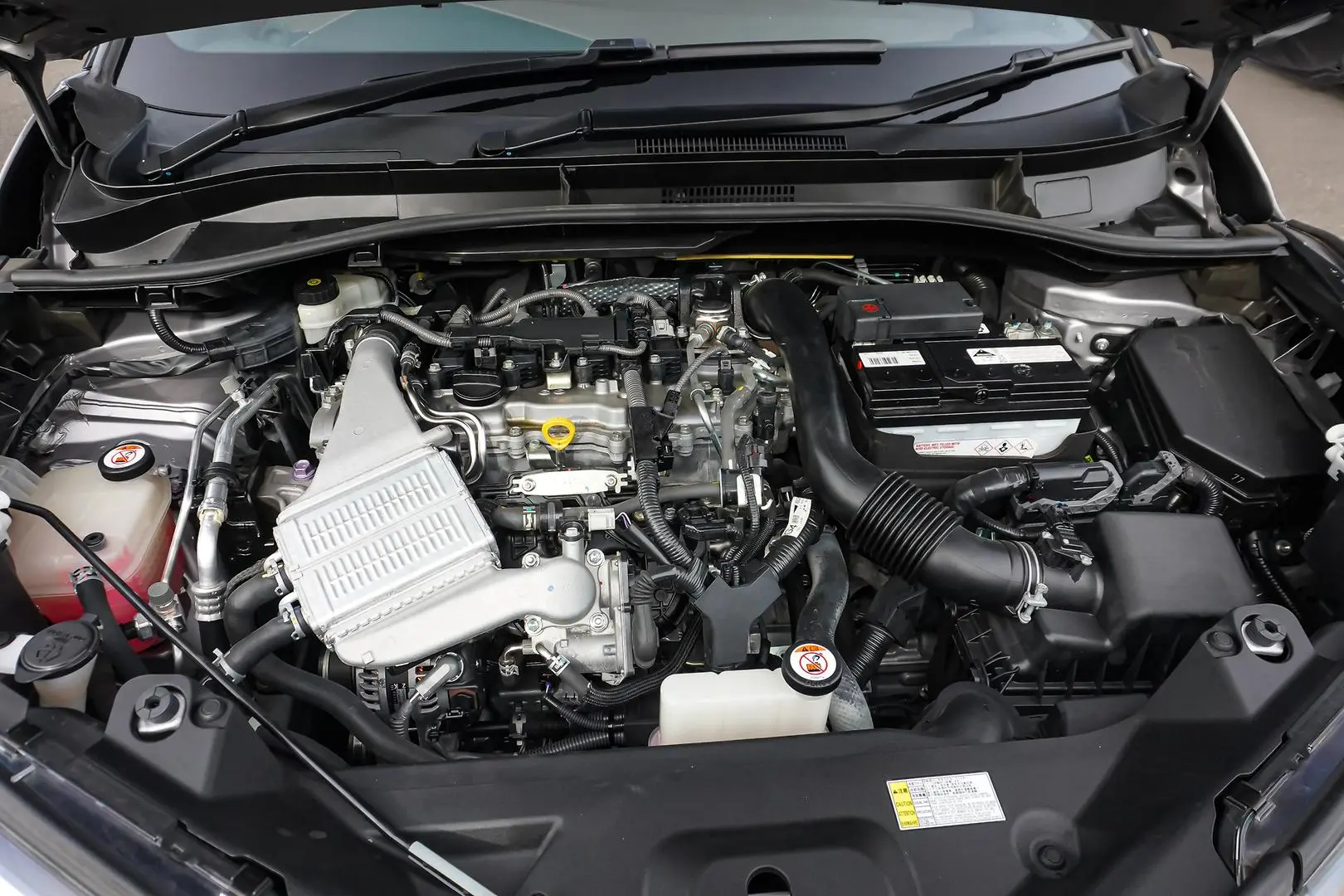 2017 Toyota C-HR Gallery Image 27