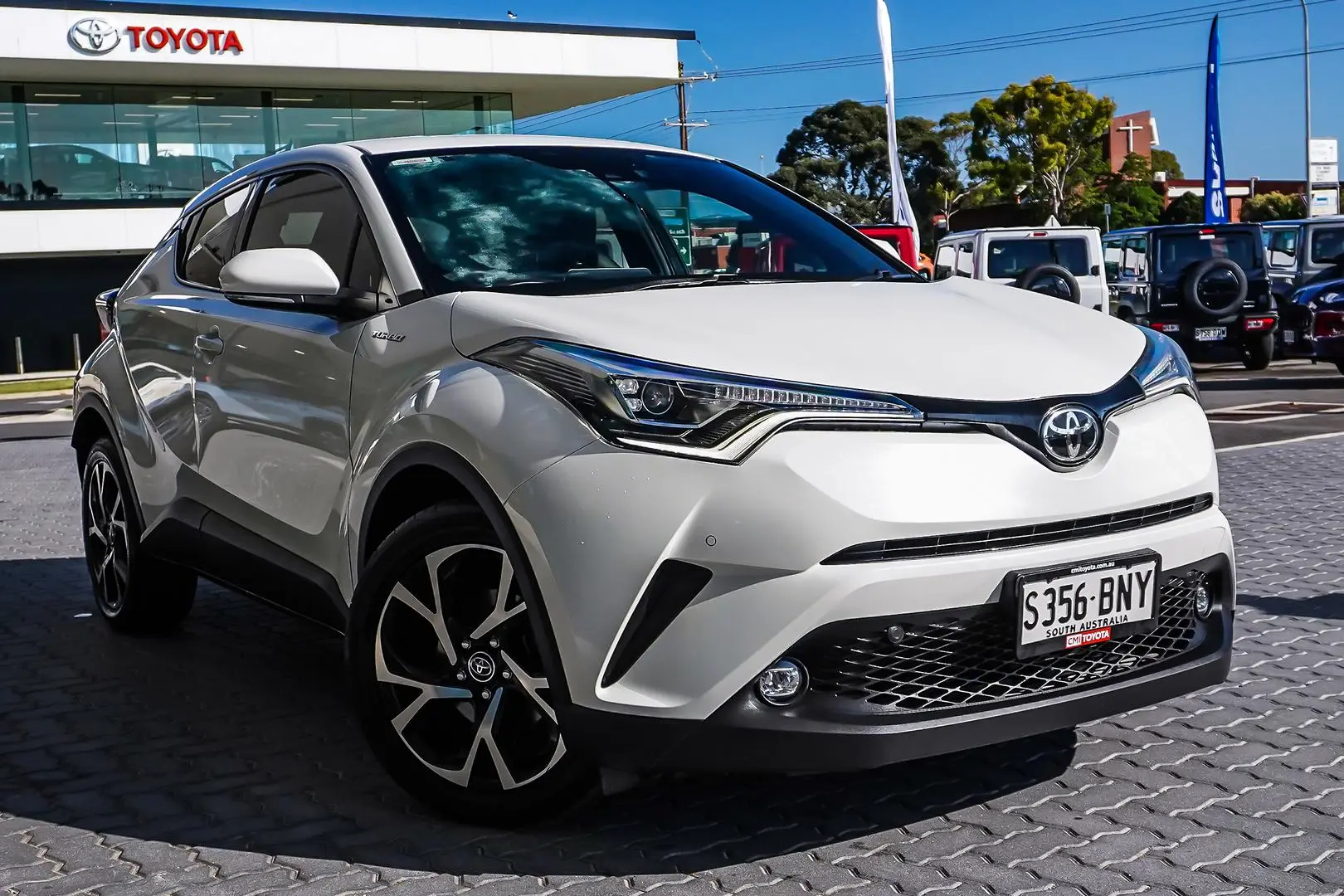 2017 Toyota C-HR Gallery Image 2