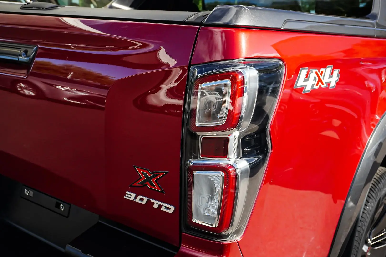 2021 Isuzu D-MAX Gallery Image 12