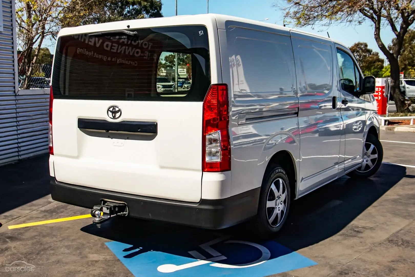 2019 Toyota Hiace Image 2