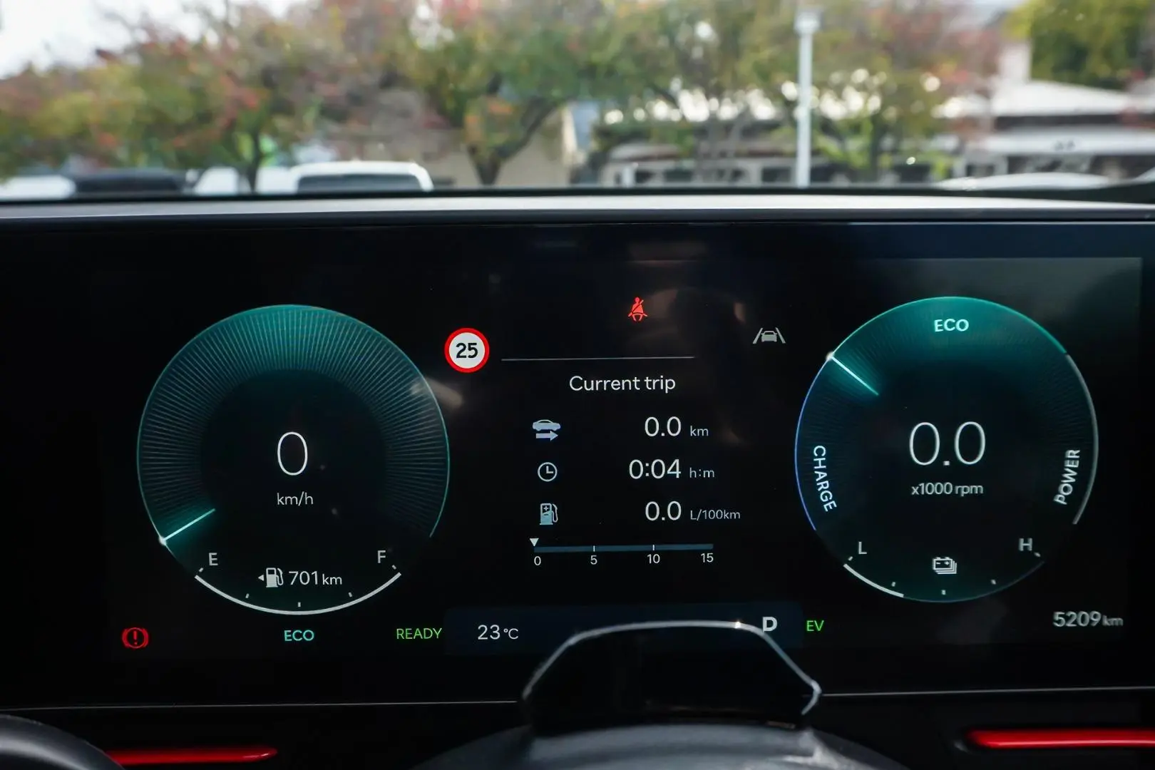 2025 Hyundai Kona Gallery Image 18