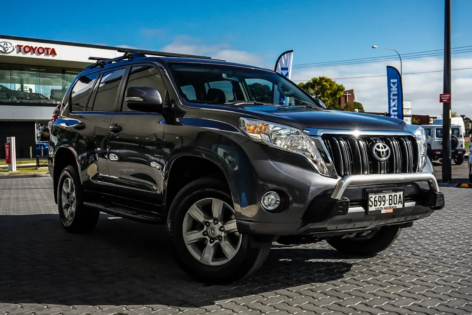 2017 Toyota Landcruiser Prado Gallery Image 2