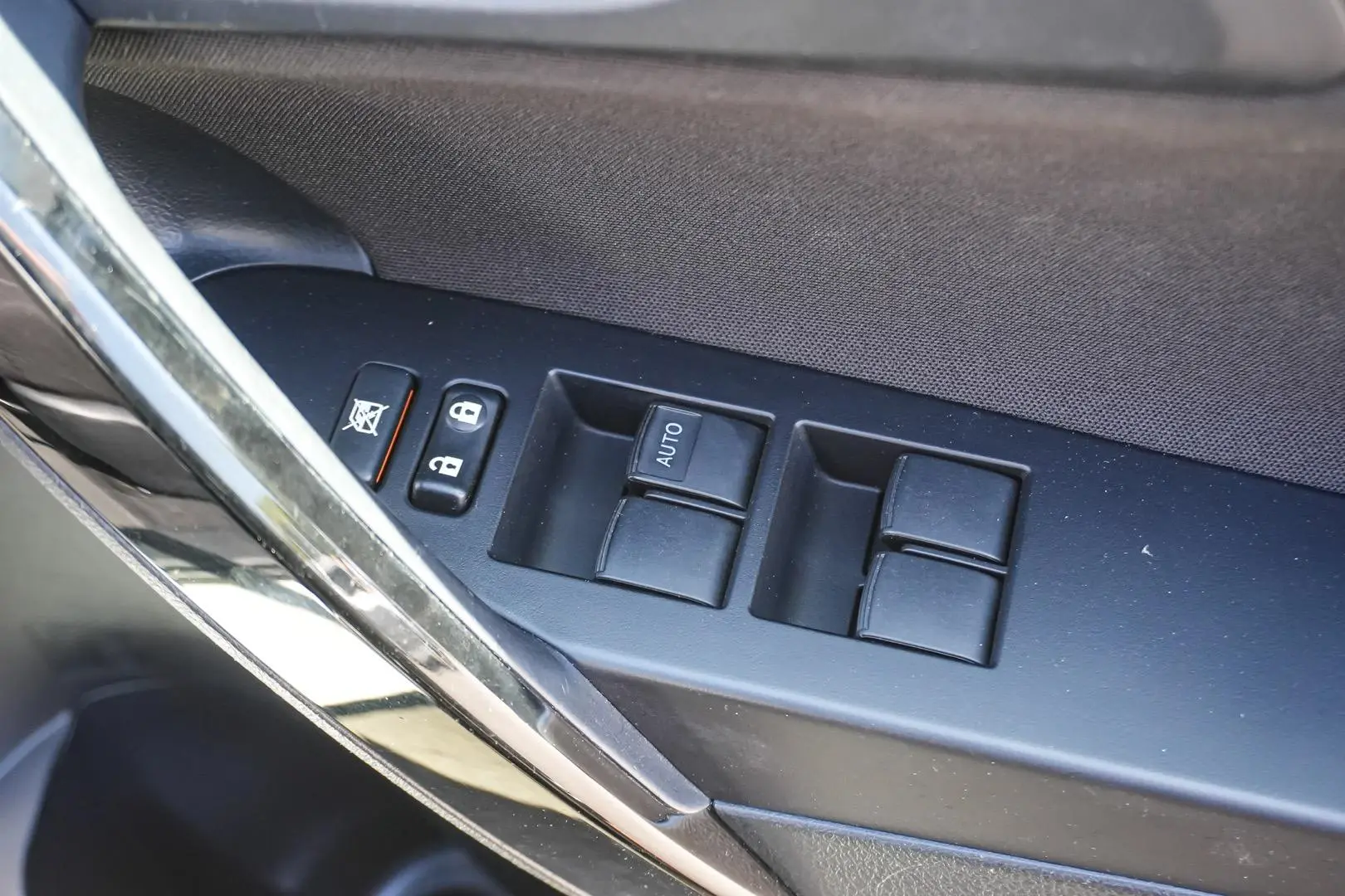 2017 Toyota Corolla Gallery Image 18