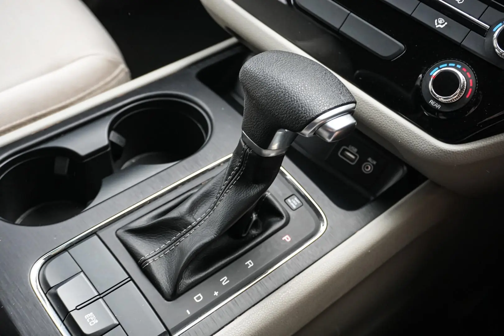 2018 Kia Carnival Gallery Image 19