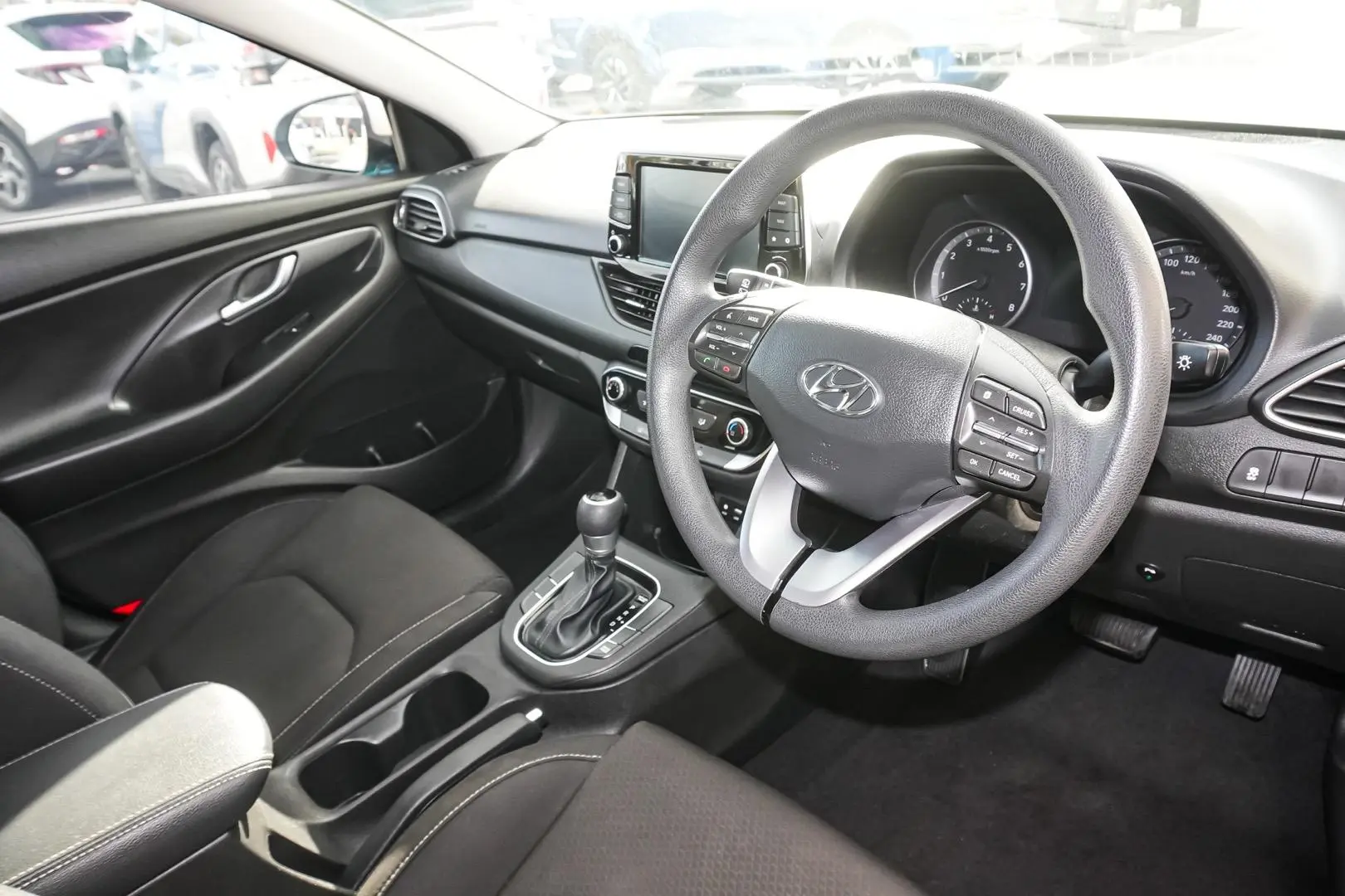 2017 Hyundai i30 Gallery Image 7