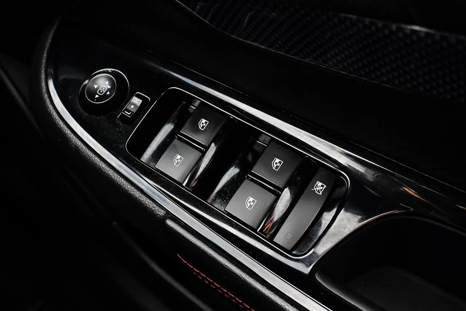 2016 Holden Commodore Gallery Image 23