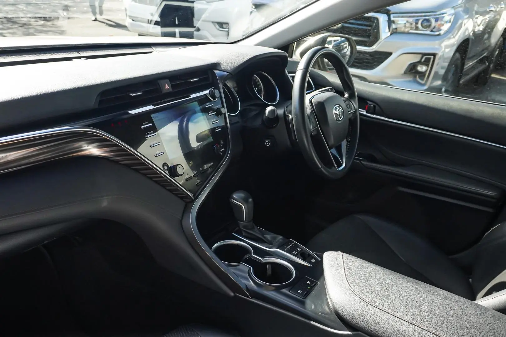 2018 Toyota Camry Gallery Image 10