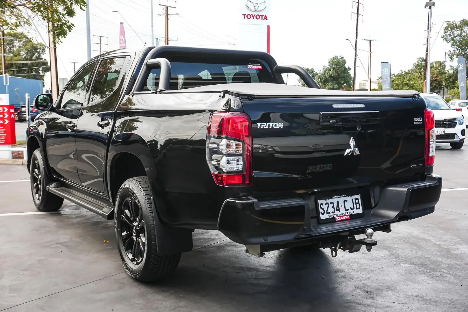 2021 Mitsubishi Triton Gallery Image 3