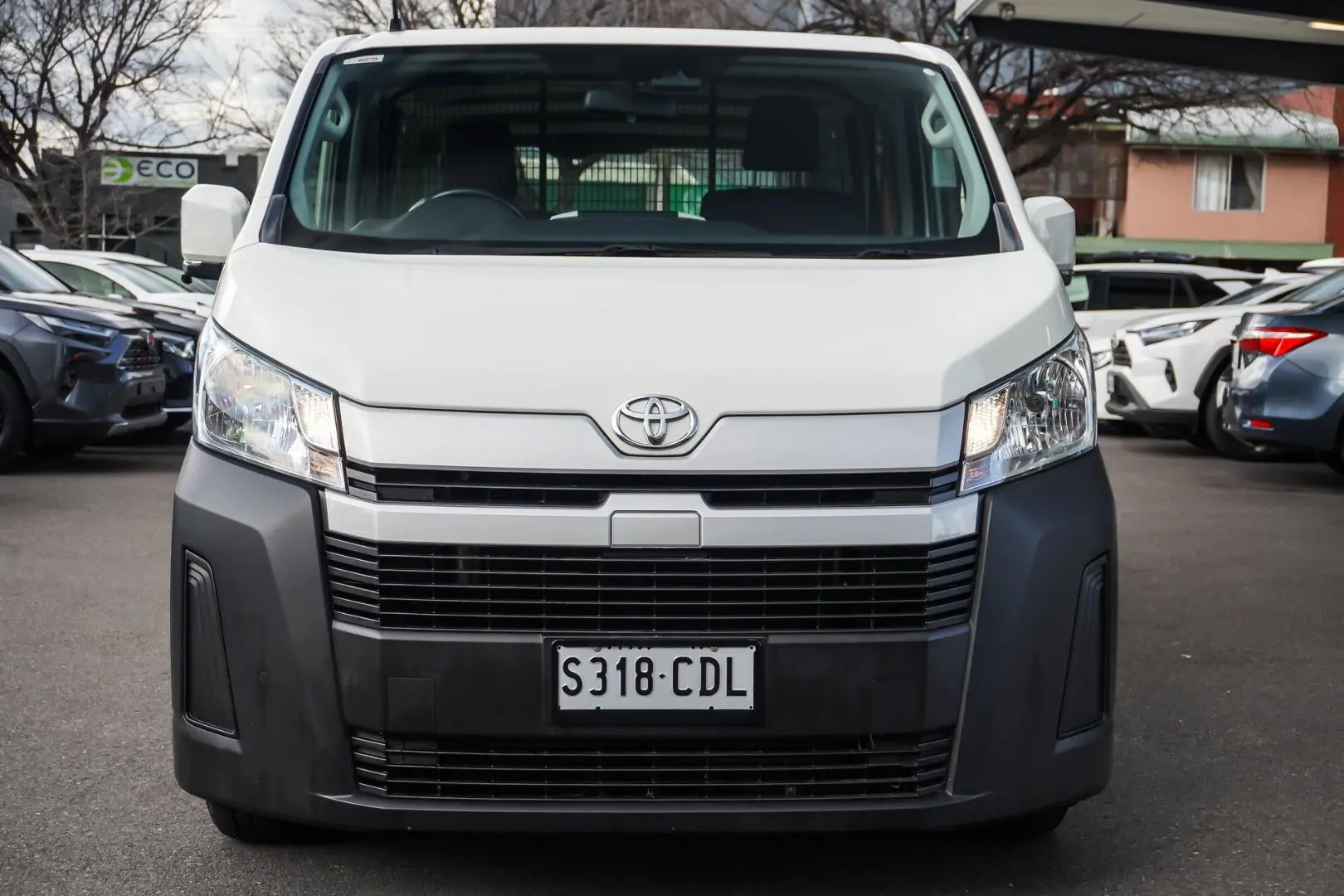2019 Toyota Hiace Gallery Image 4