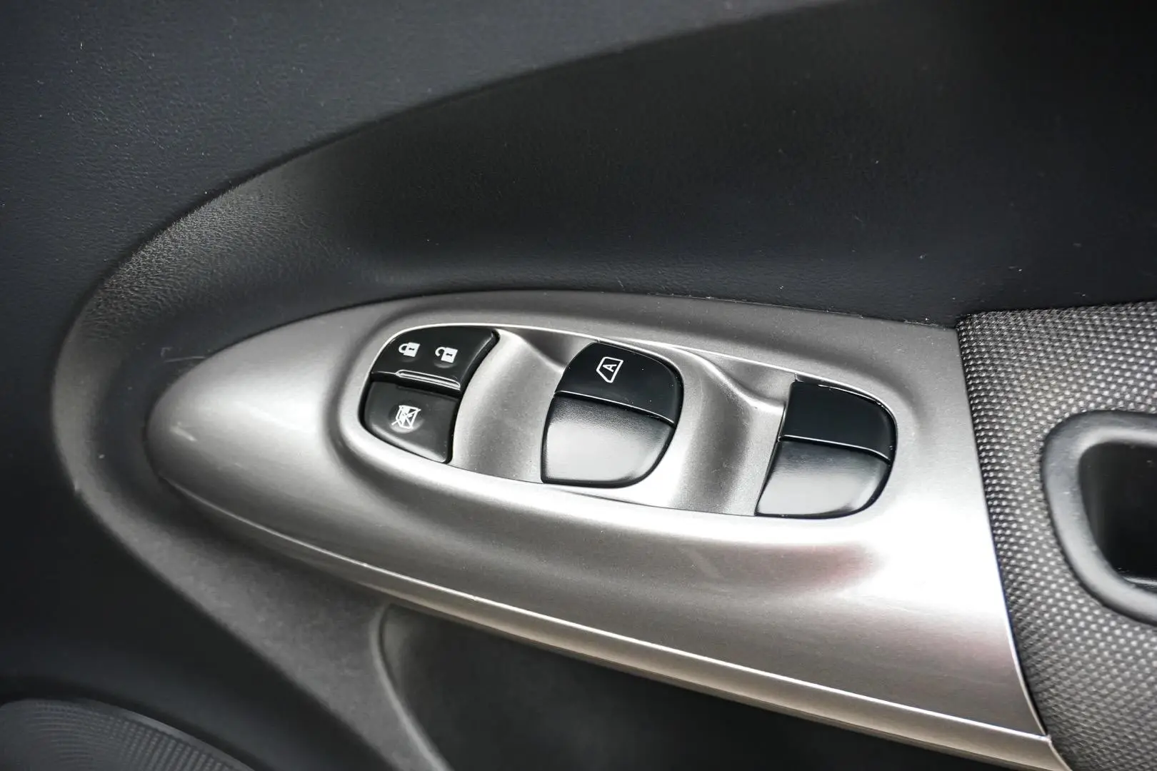 2013 Nissan JUKE Gallery Image 18