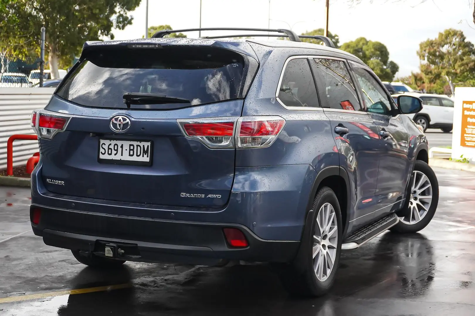 2014 Toyota Kluger Gallery Image 3