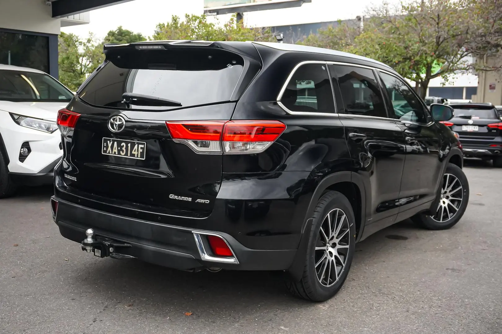 2018 Toyota Kluger Gallery Image 3