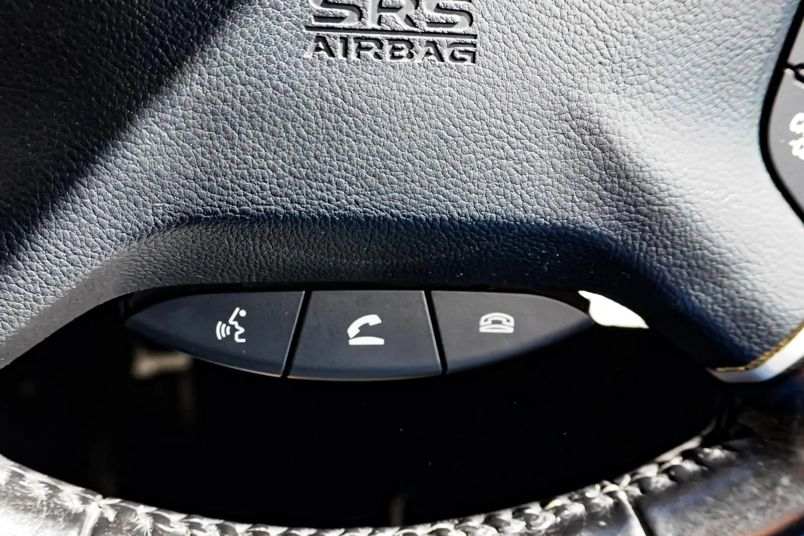 2015 Mitsubishi Pajero Gallery Image 20