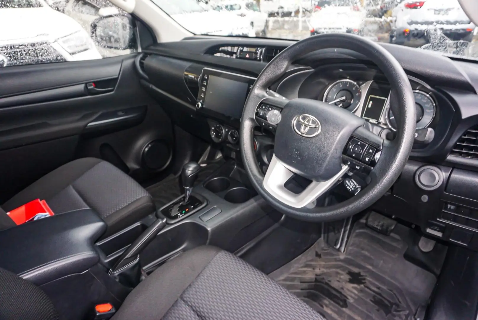 2022 Toyota Hilux Gallery Image 7