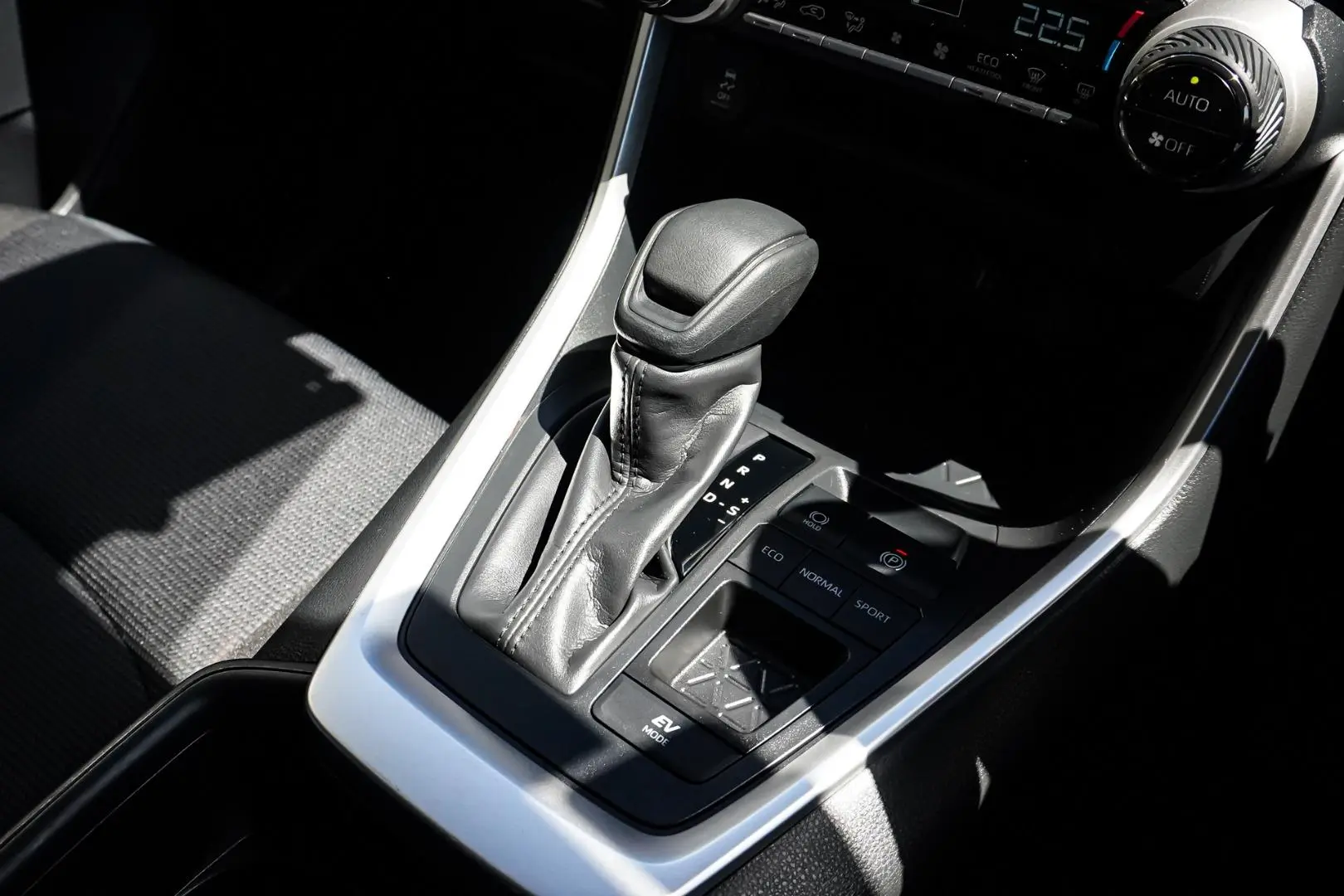 2024 Toyota RAV4 Gallery Image 19