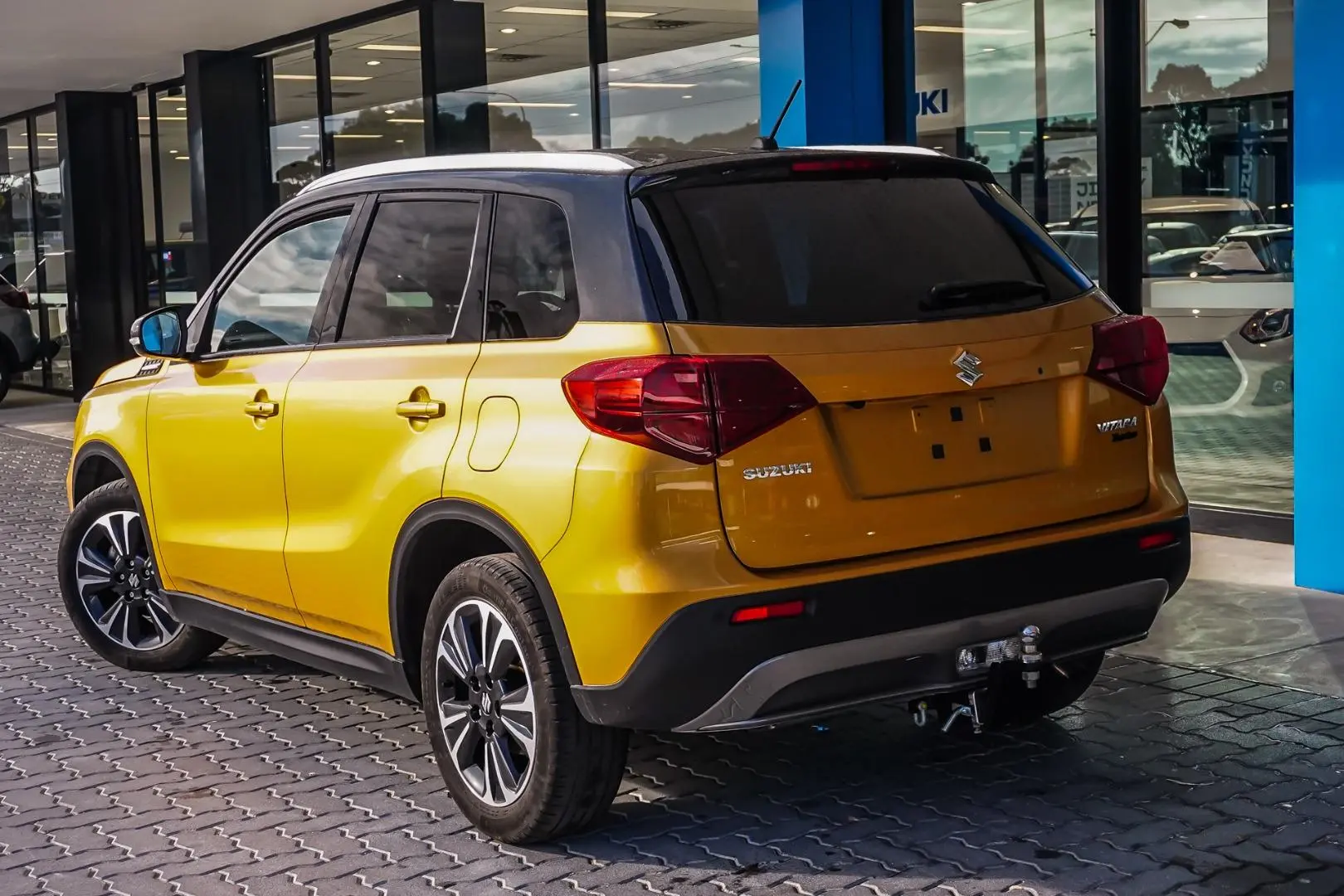 2023 Suzuki Vitara Gallery Image 3