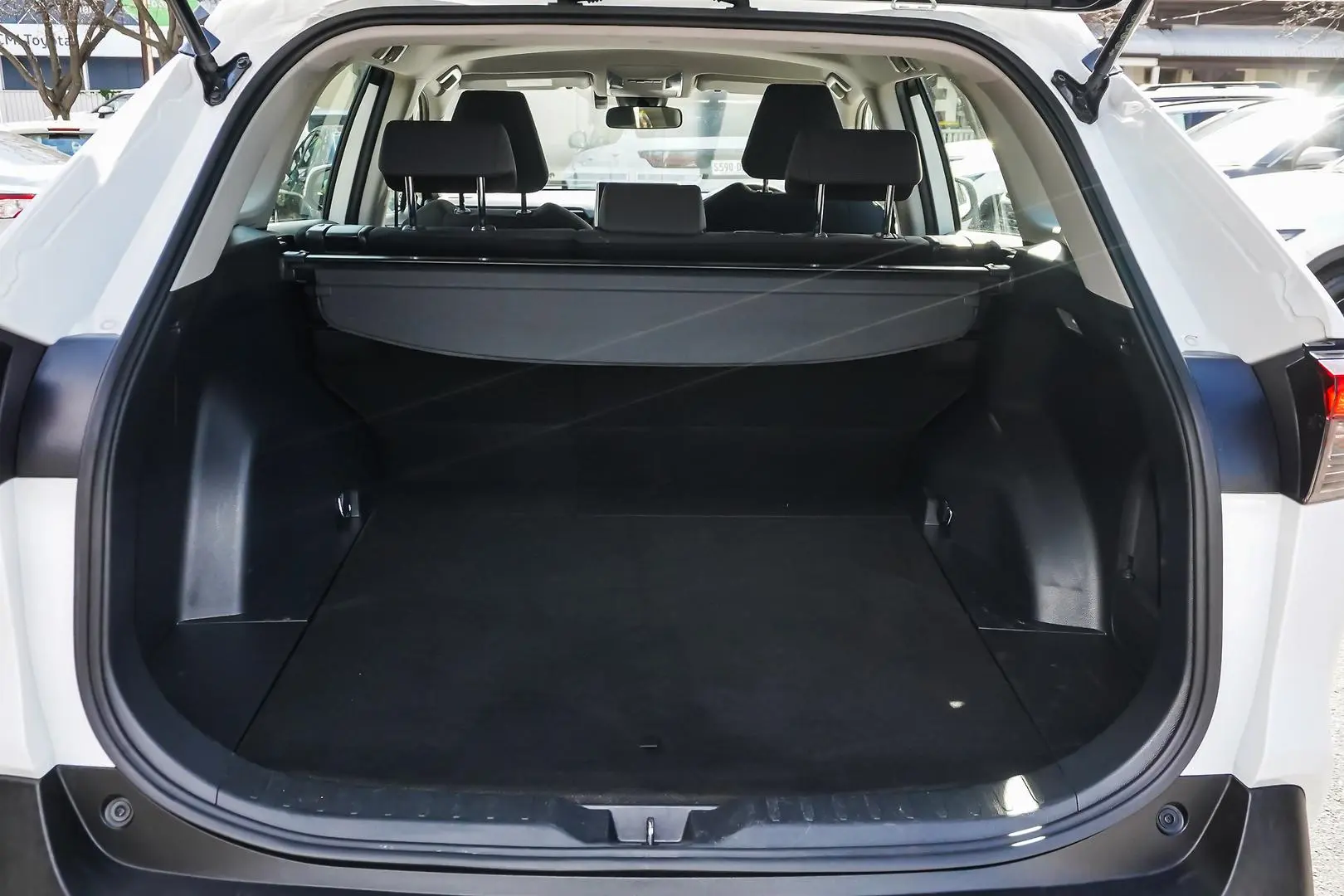 2020 Toyota RAV4 Gallery Image 10