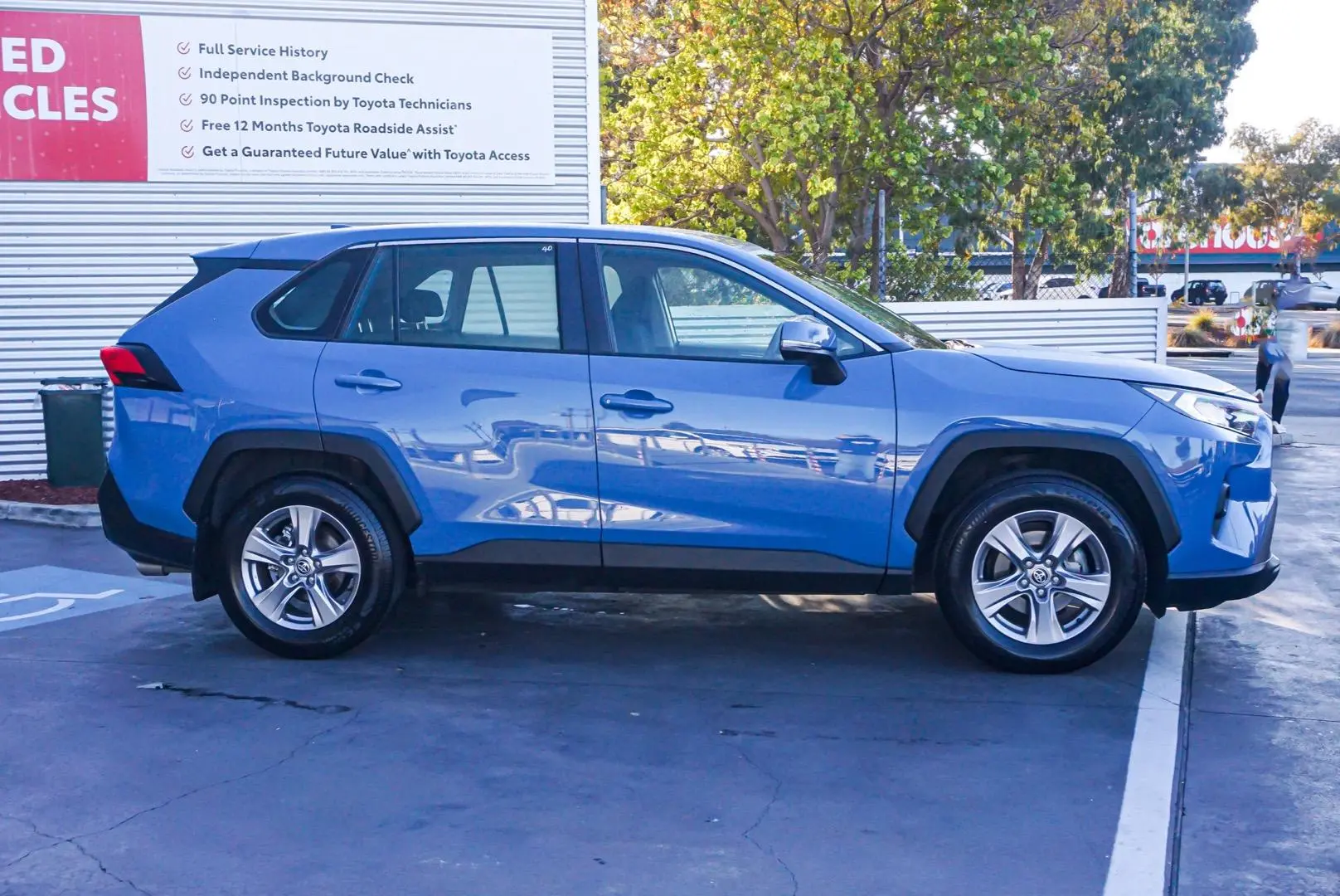 2022 Toyota RAV4 Gallery Image 4