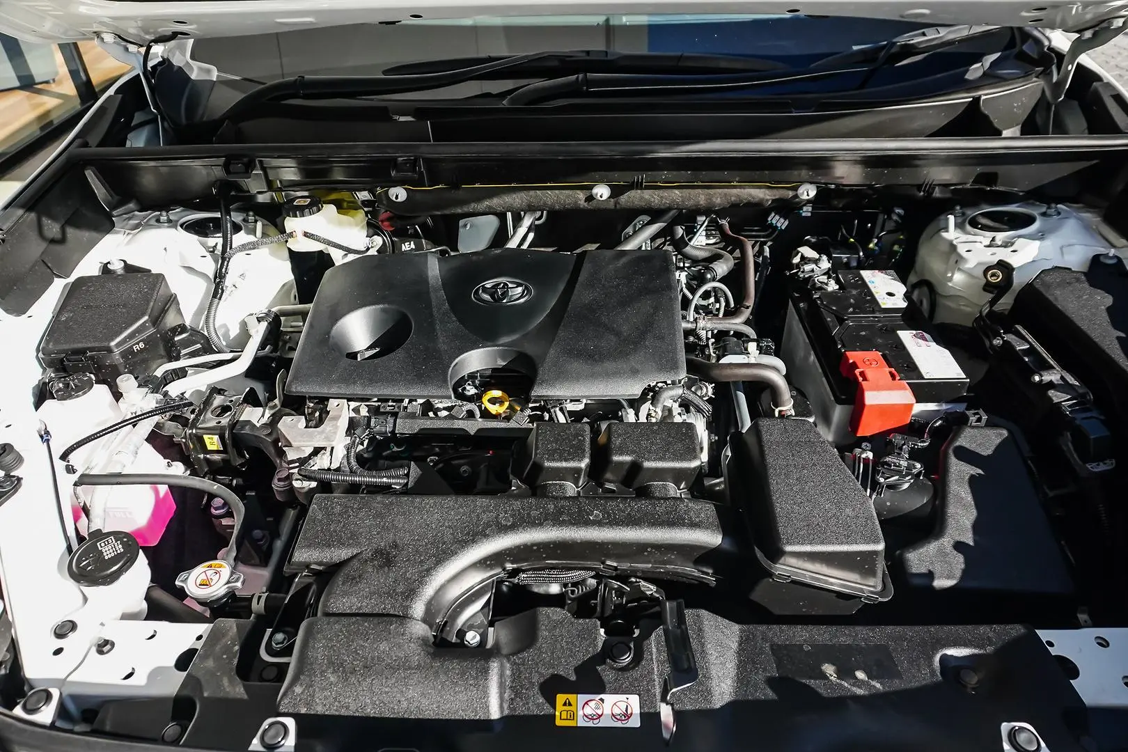 2024 Toyota RAV4 Gallery Image 26
