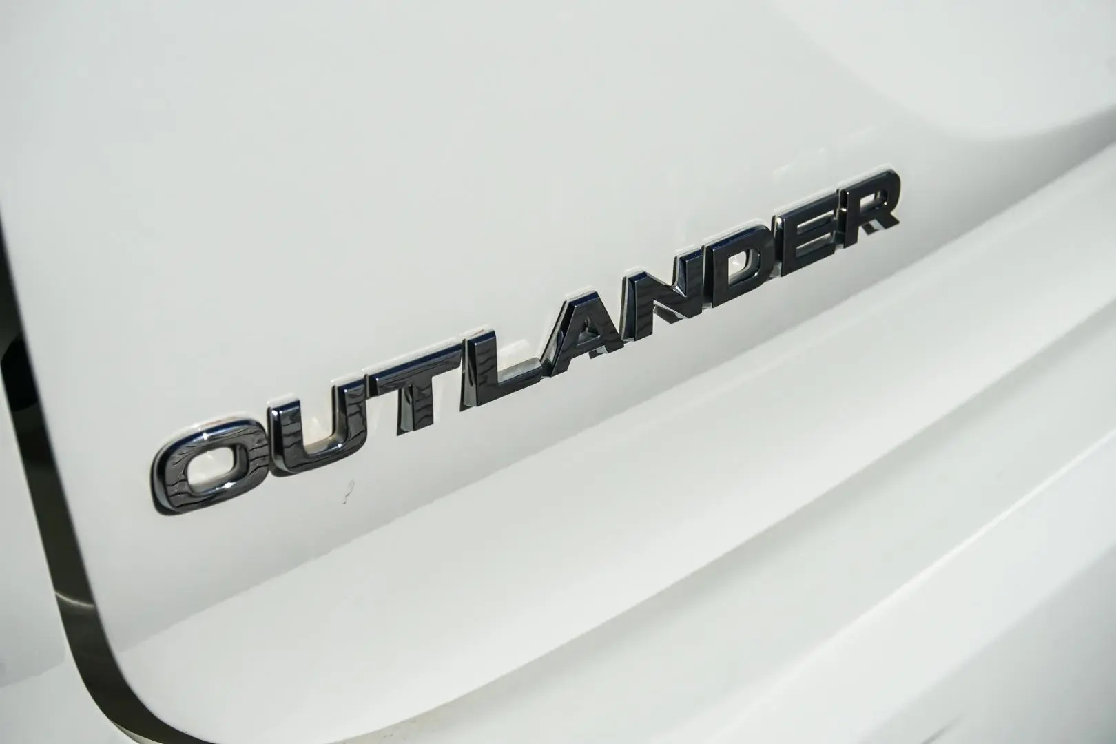 2023 Mitsubishi Outlander Gallery Image 15