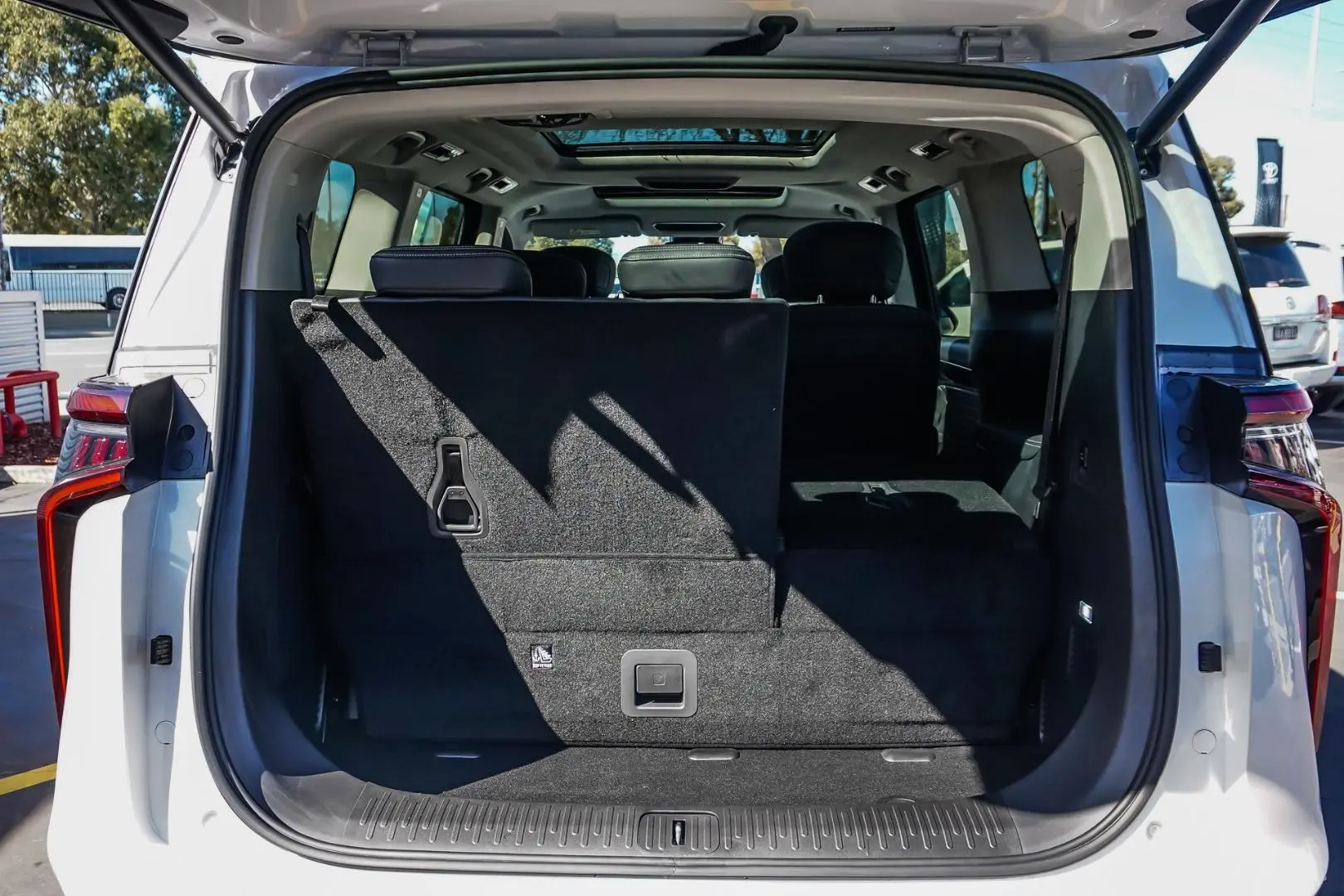 2023 LDV MIFA Gallery Image 13