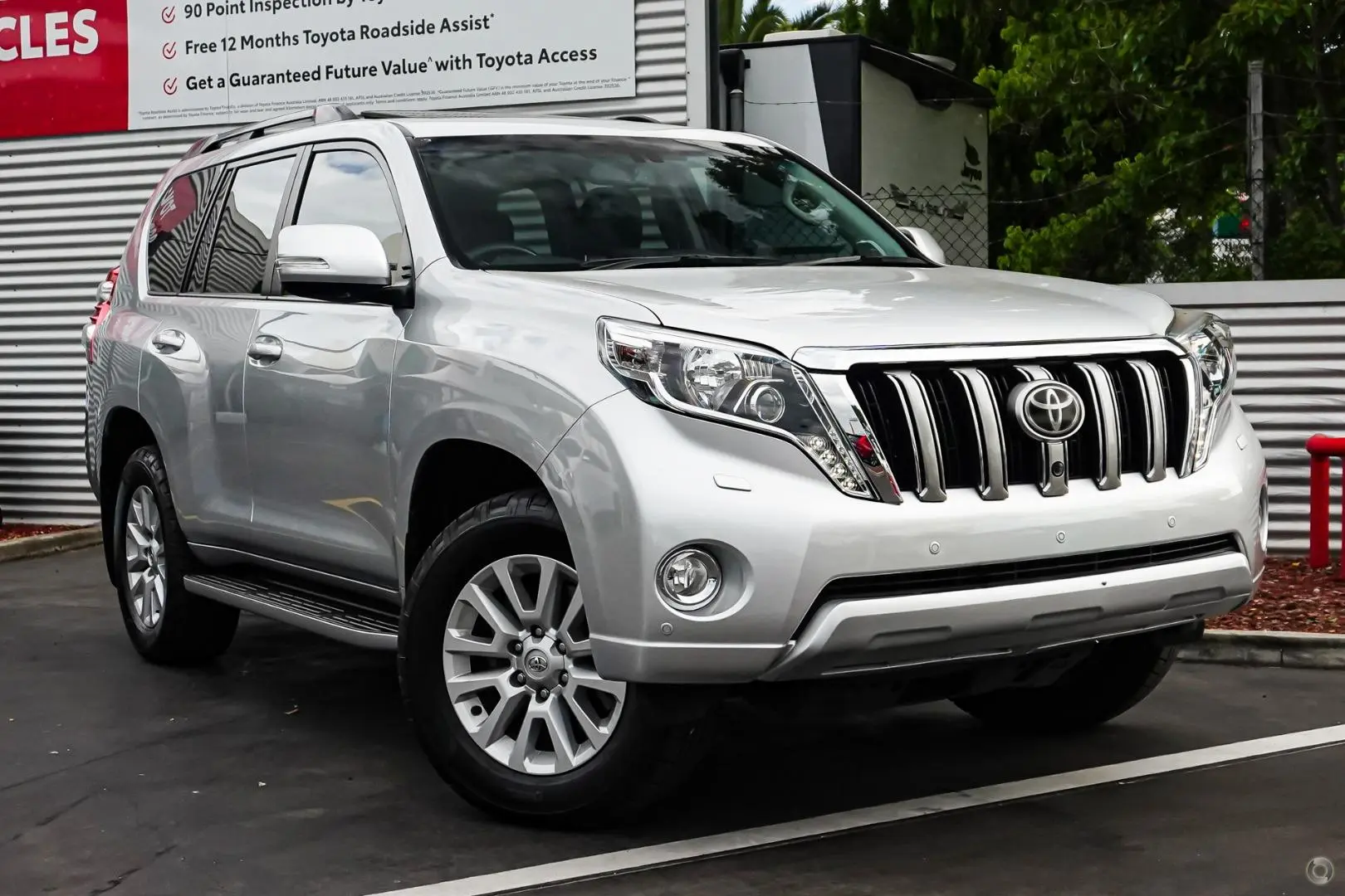 2016 Toyota Landcruiser Prado Gallery Image 2