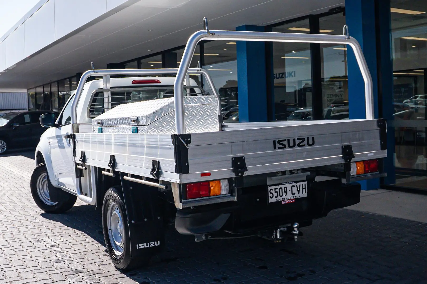 2023 Isuzu D-MAX Gallery Image 3