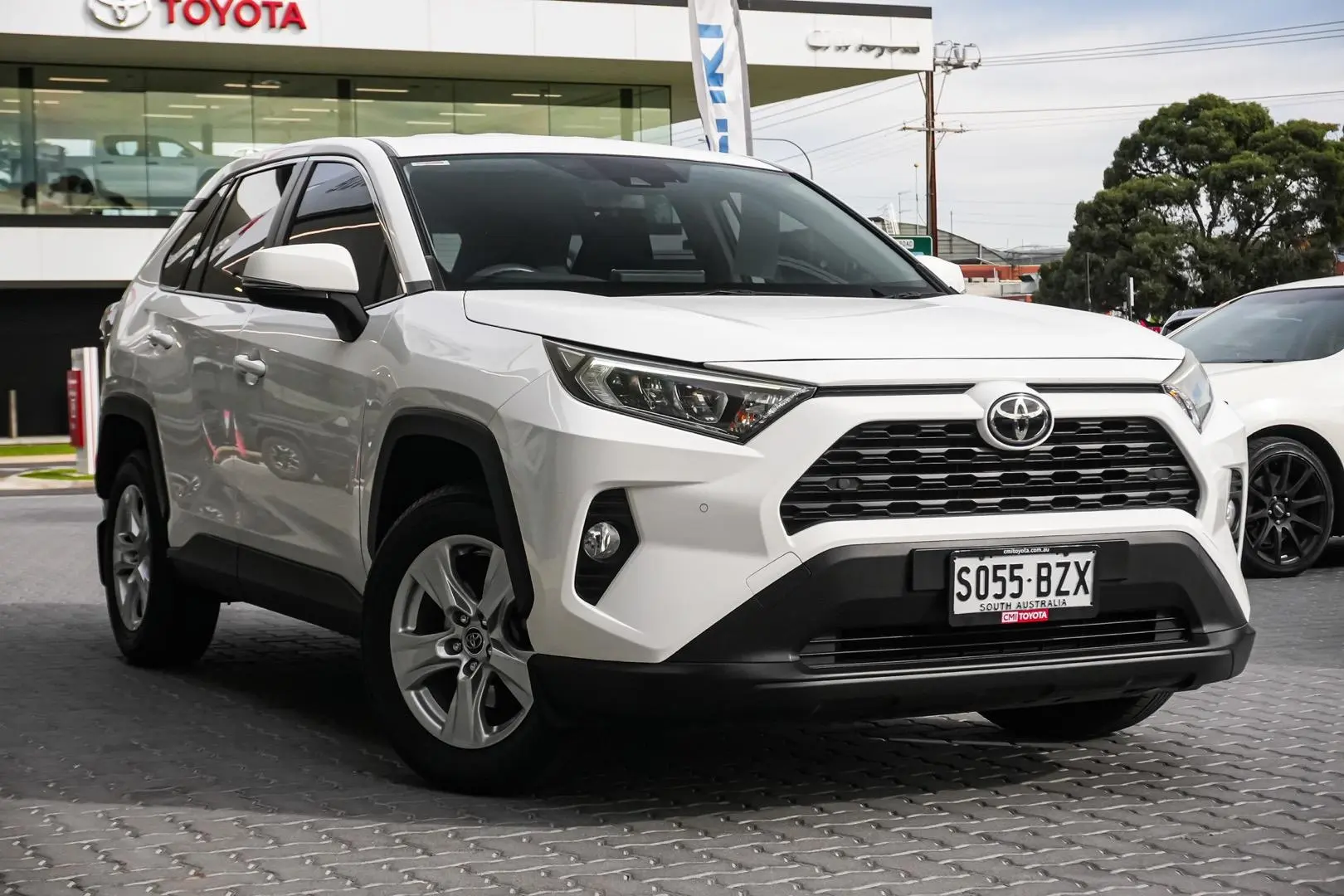 2019 Toyota RAV4 Gallery Image 2