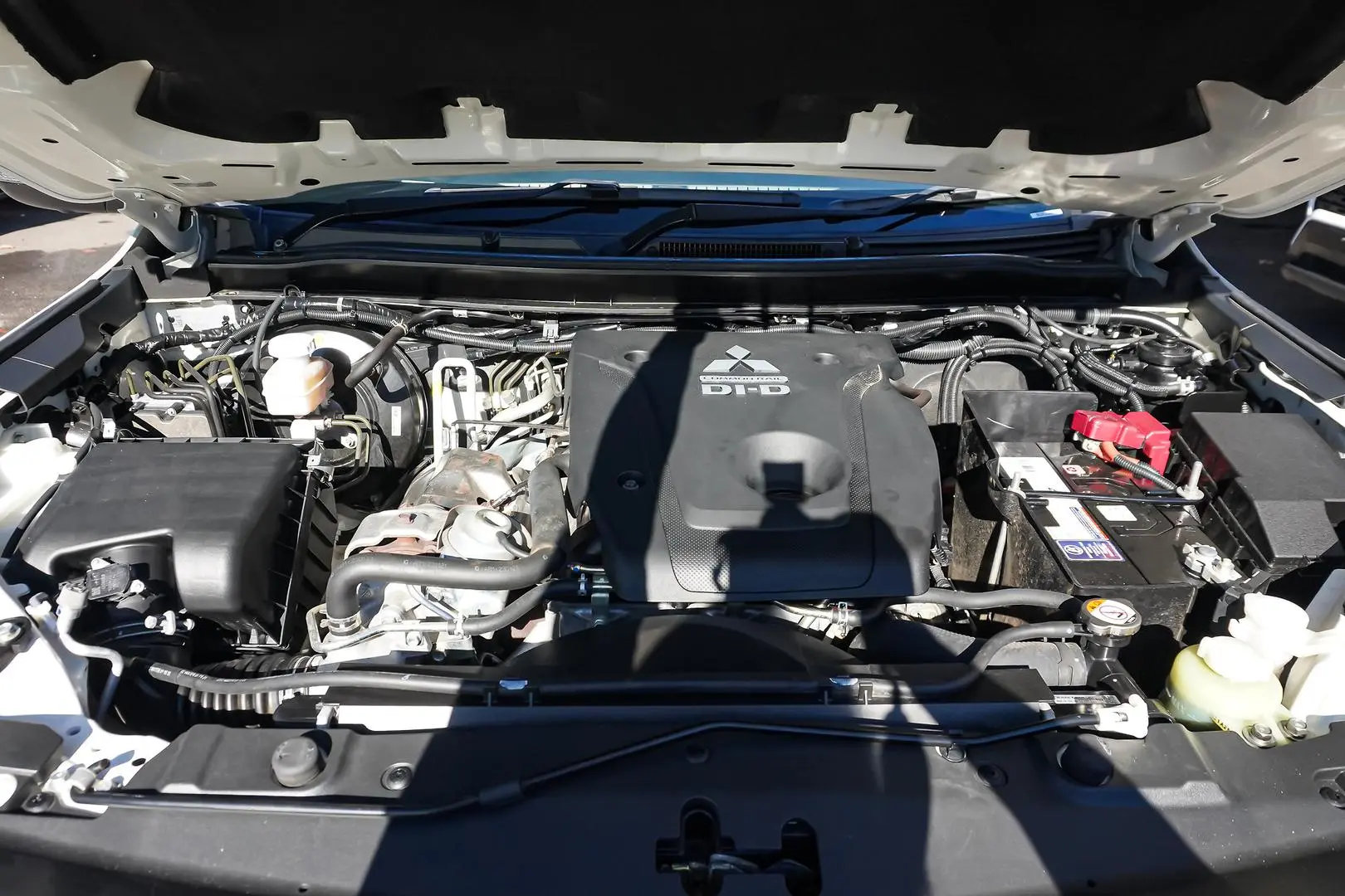 2021 Mitsubishi Pajero Sport Gallery Image 27