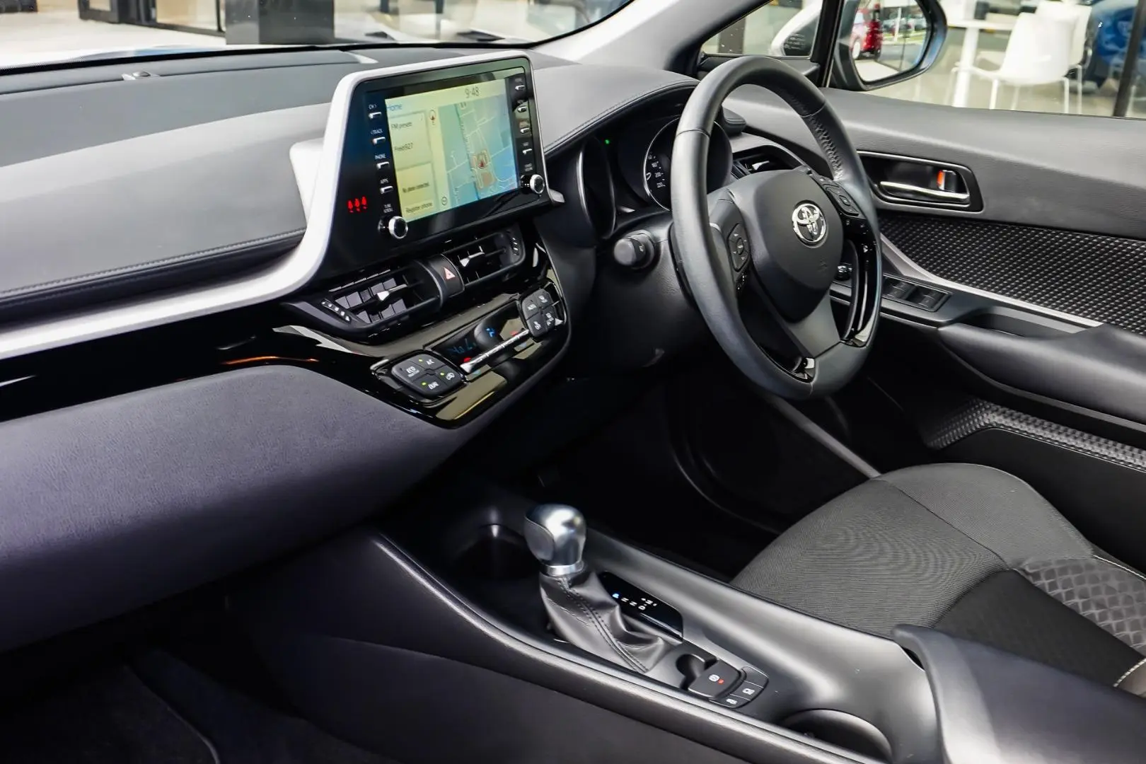 2021 Toyota C-HR Gallery Image 9