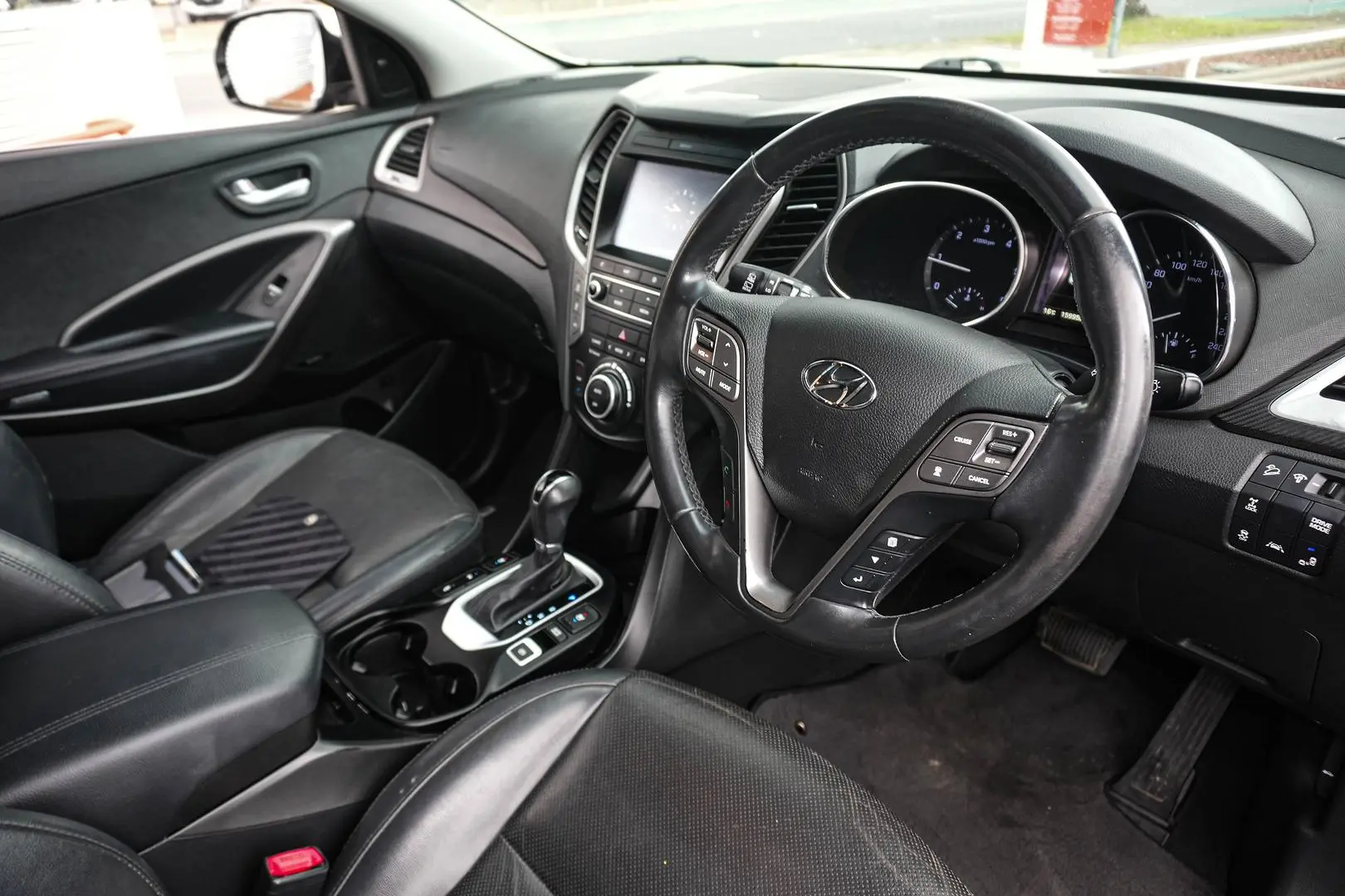 2015 Hyundai Santa Fe Gallery Image 7