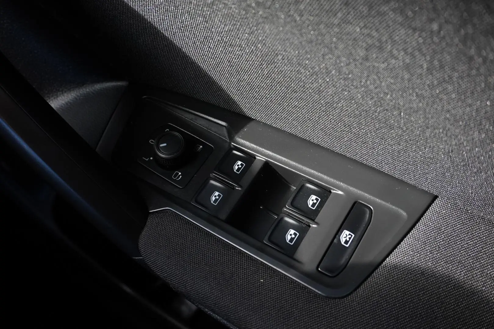 2022 Volkswagen Tiguan Gallery Image 24