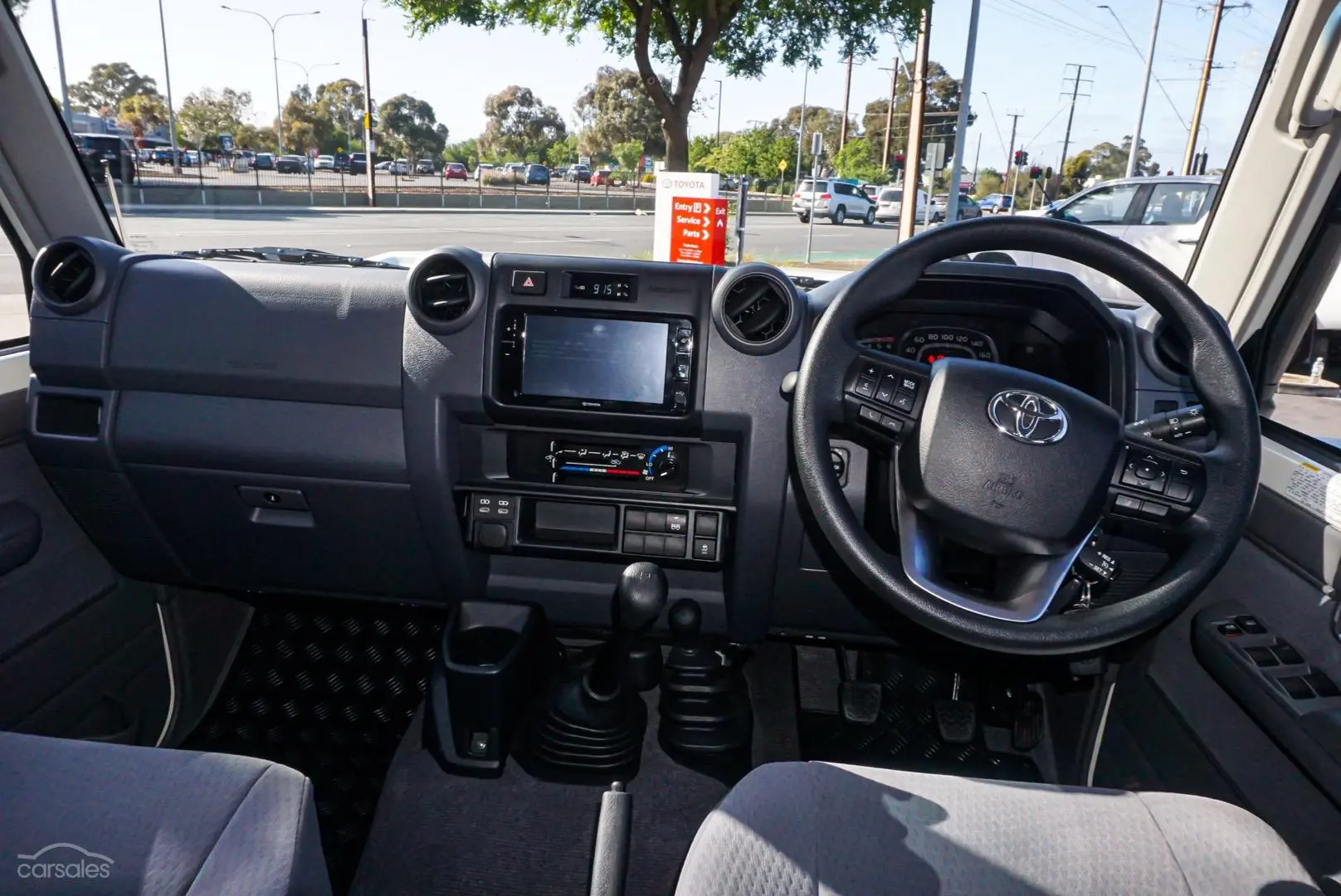 2023 Toyota Landcruiser Image 8