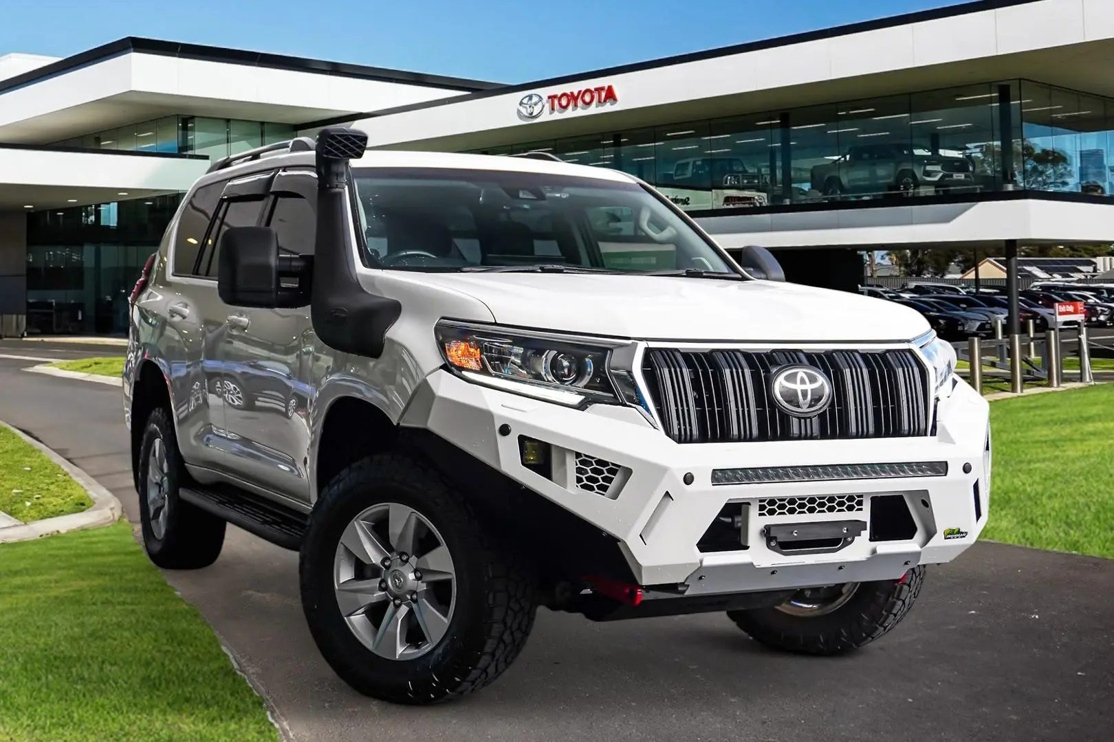 2019 Toyota Landcruiser Prado Gallery Image 1