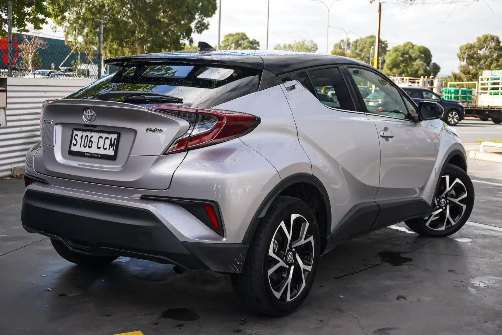 2019 Toyota C-HR Gallery Image 3