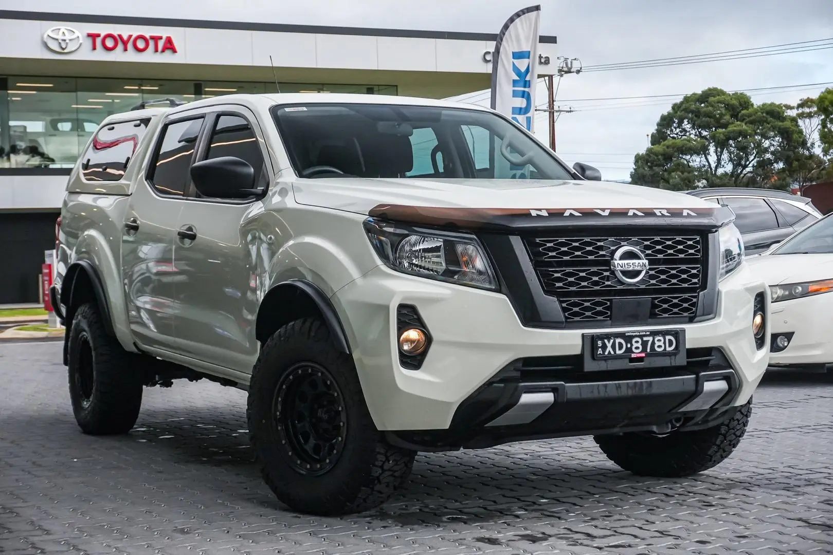 2022 Nissan Navara Gallery Image 2