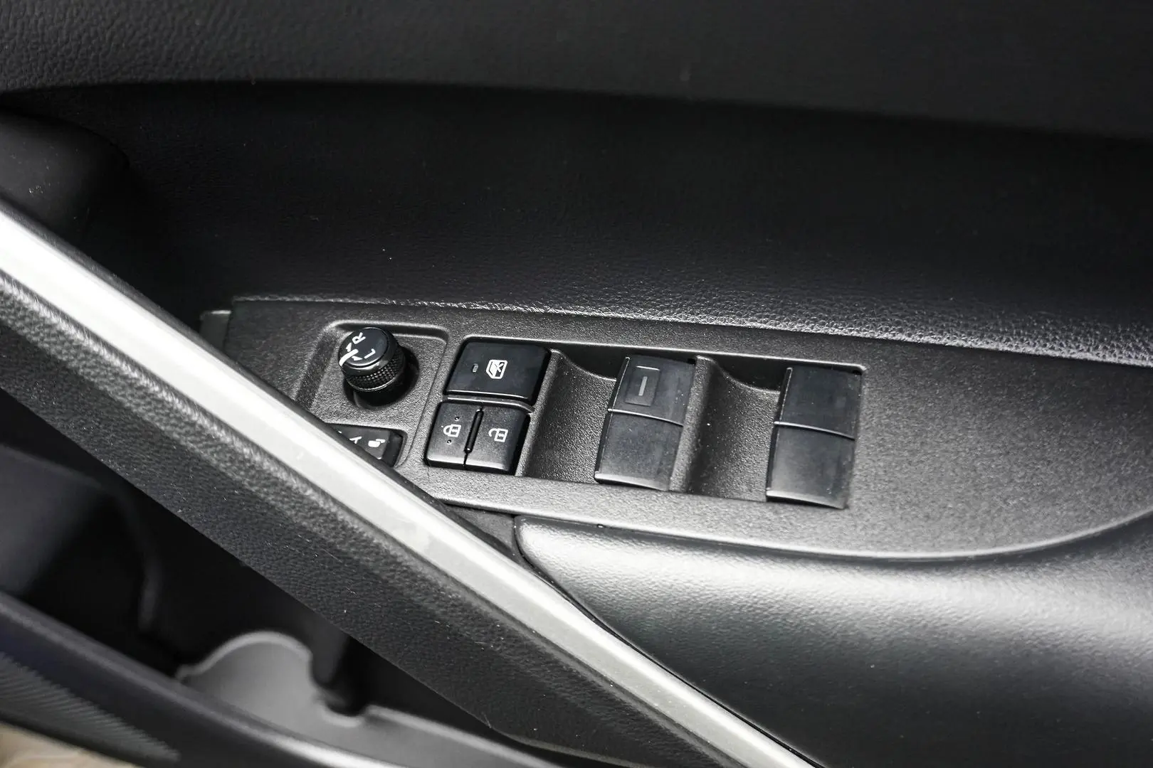 2023 Toyota Corolla Cross Gallery Image 16