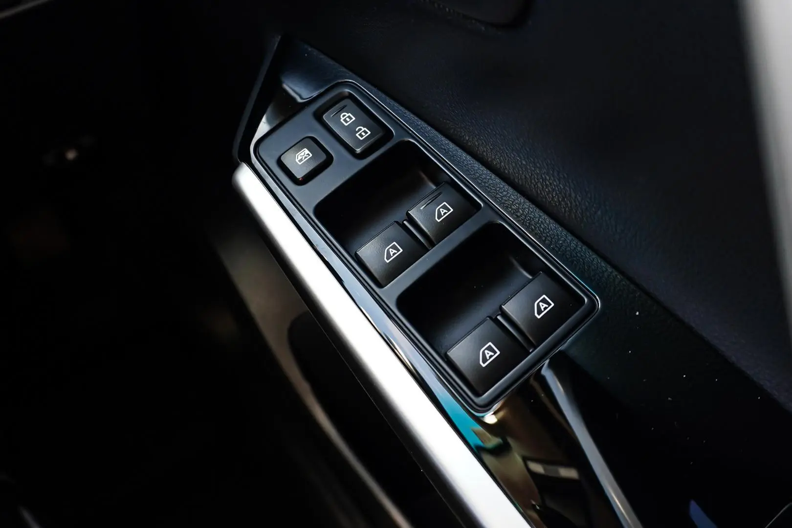 2021 Mitsubishi Pajero Sport Gallery Image 22