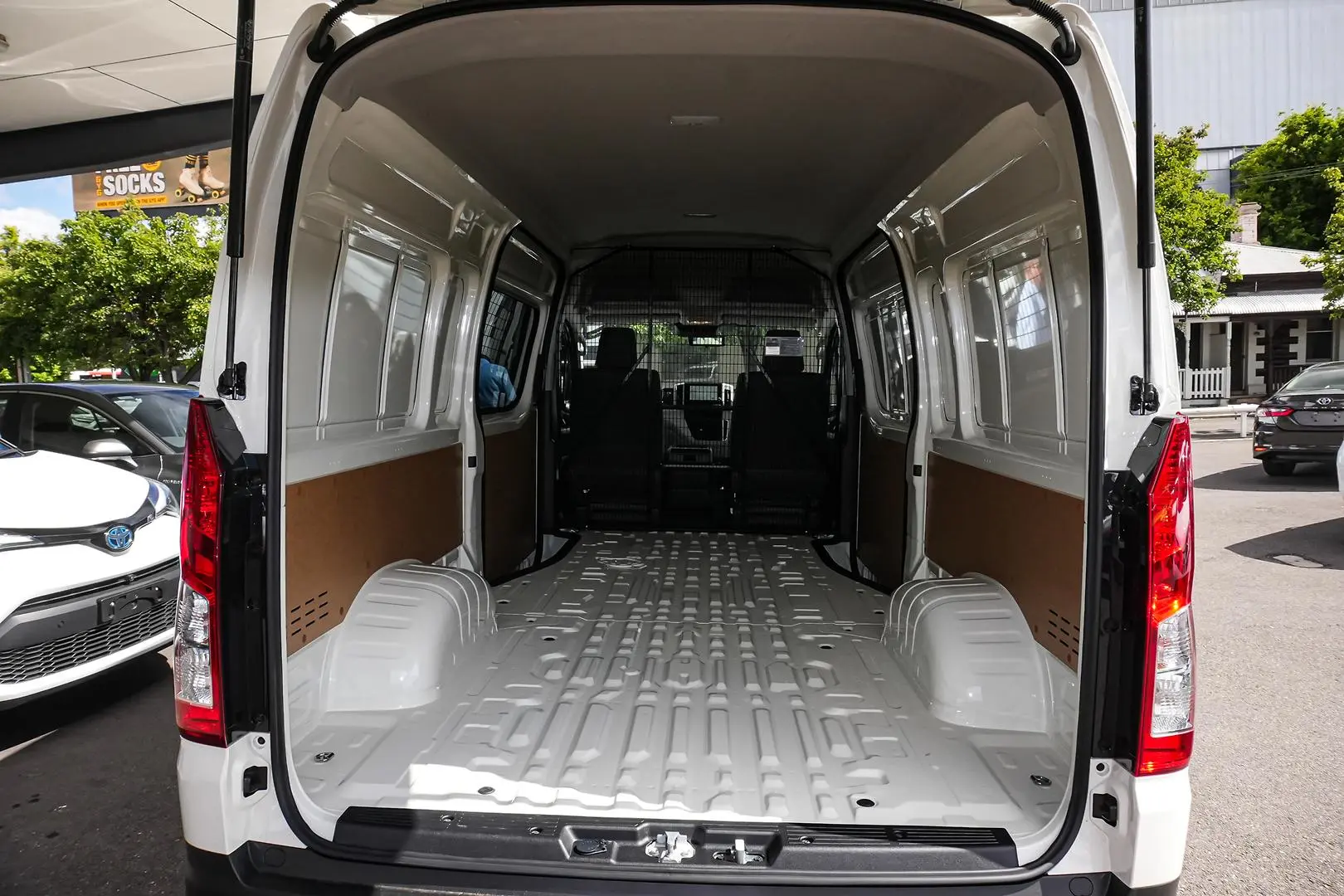 2025 Toyota Hiace Gallery Image 11