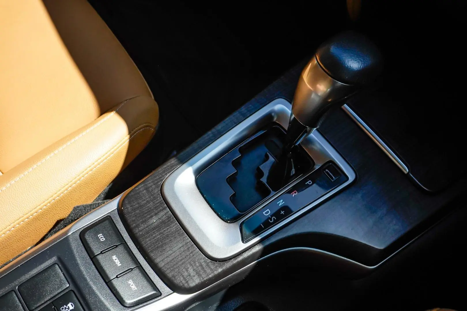 2021 Toyota Fortuner Gallery Image 18